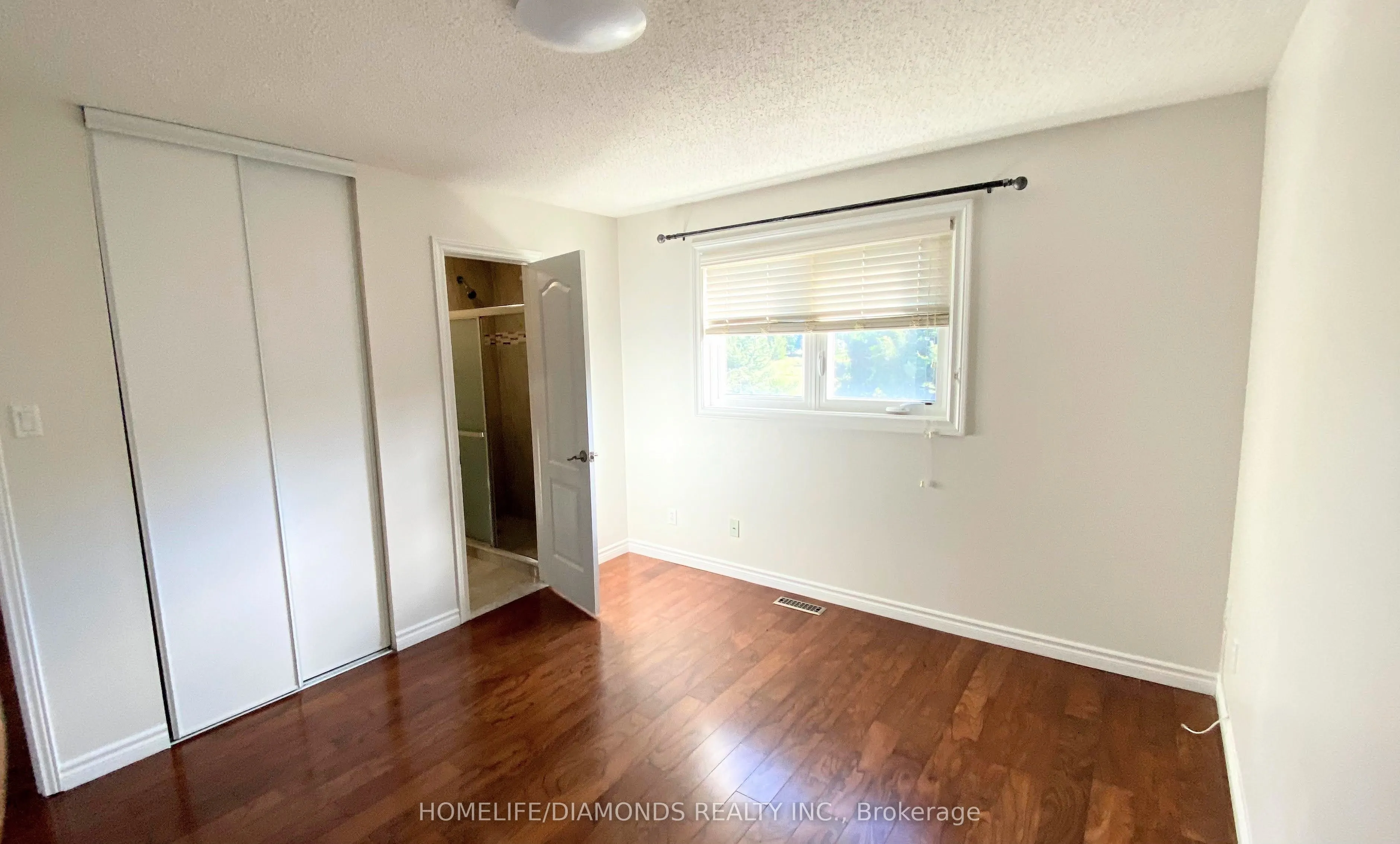 52 Nuttall Street, #Upper