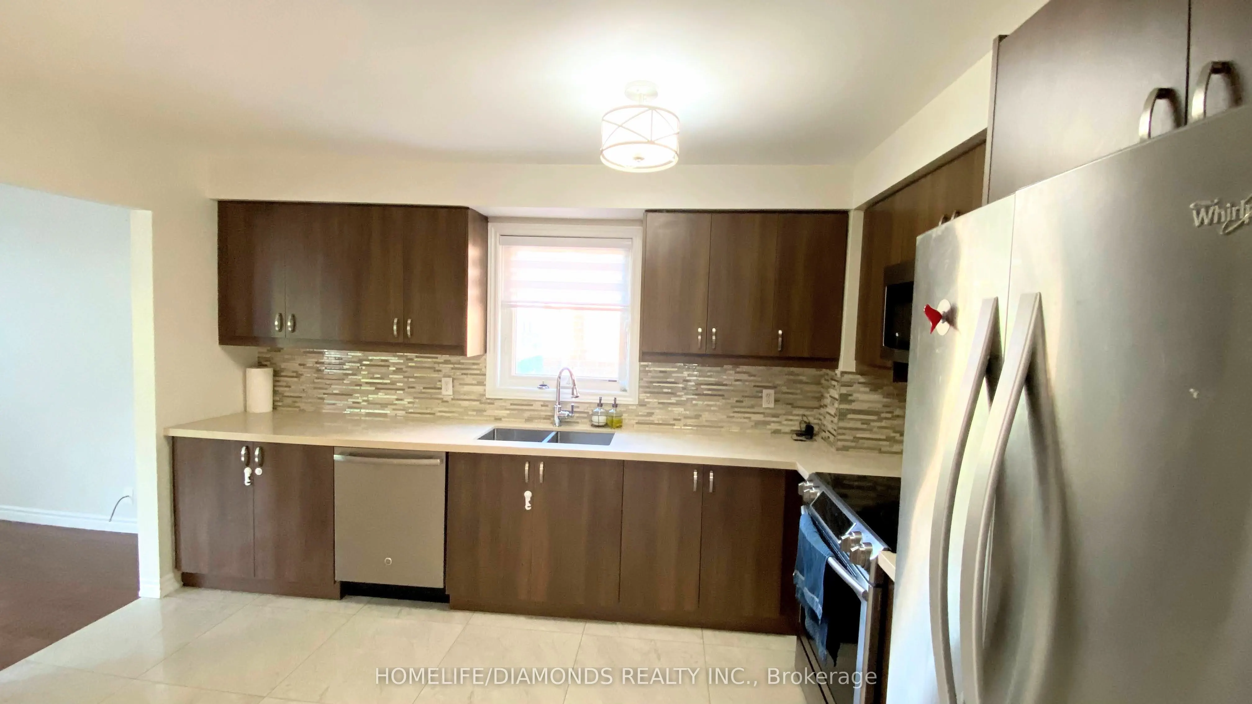 52 Nuttall Street, #Upper