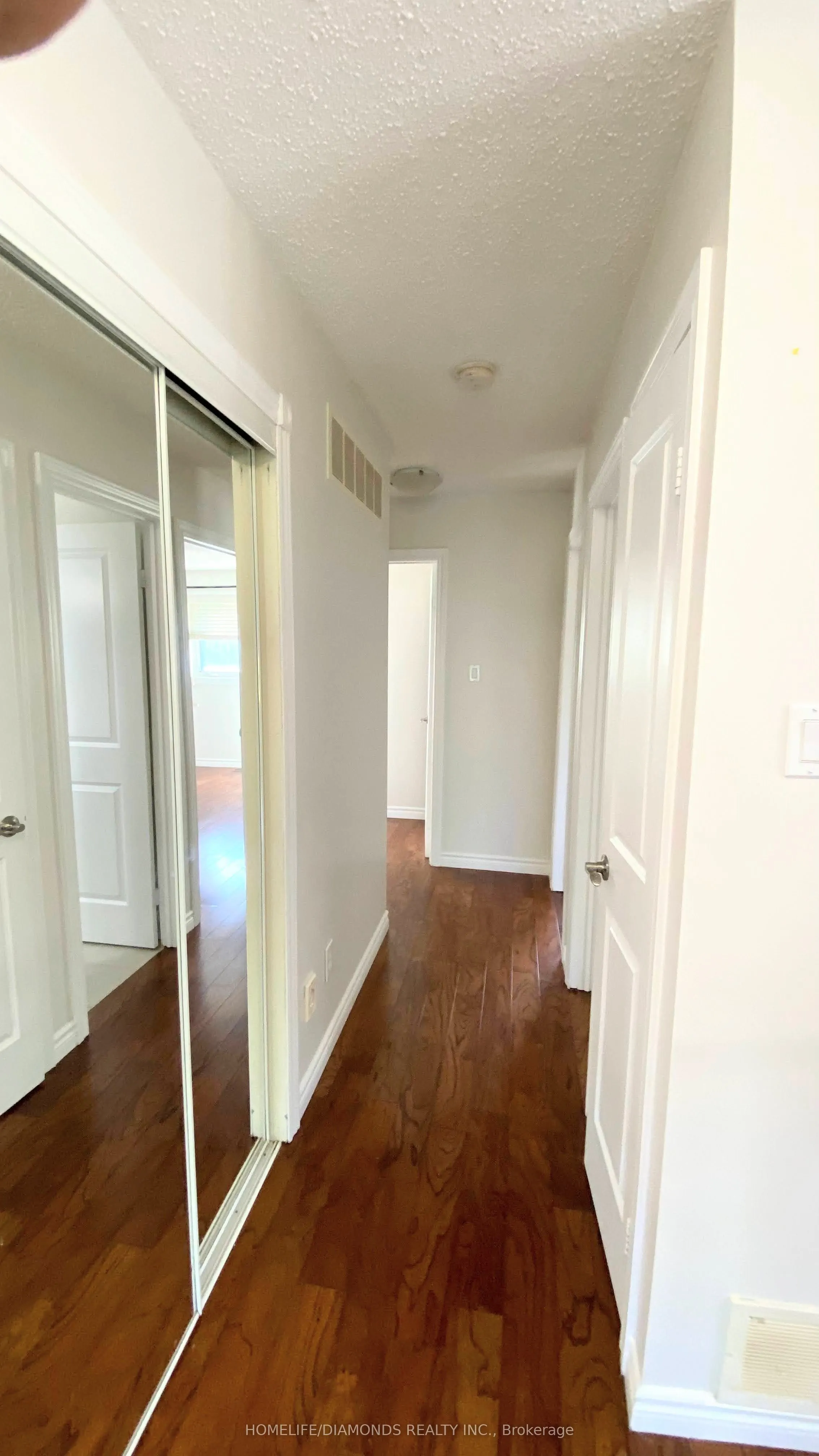 52 Nuttall Street, #Upper