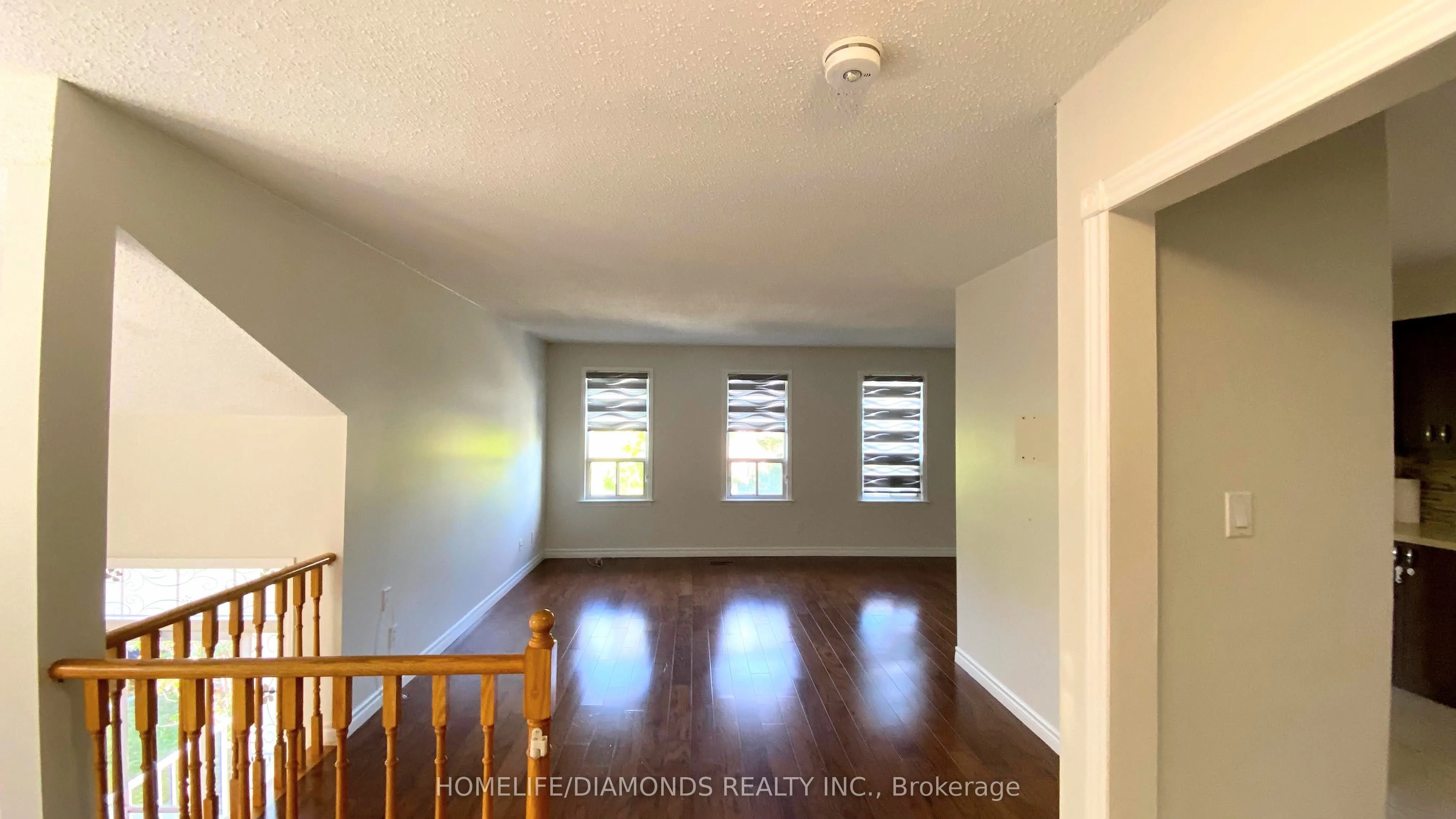 52 Nuttall Street, #Upper