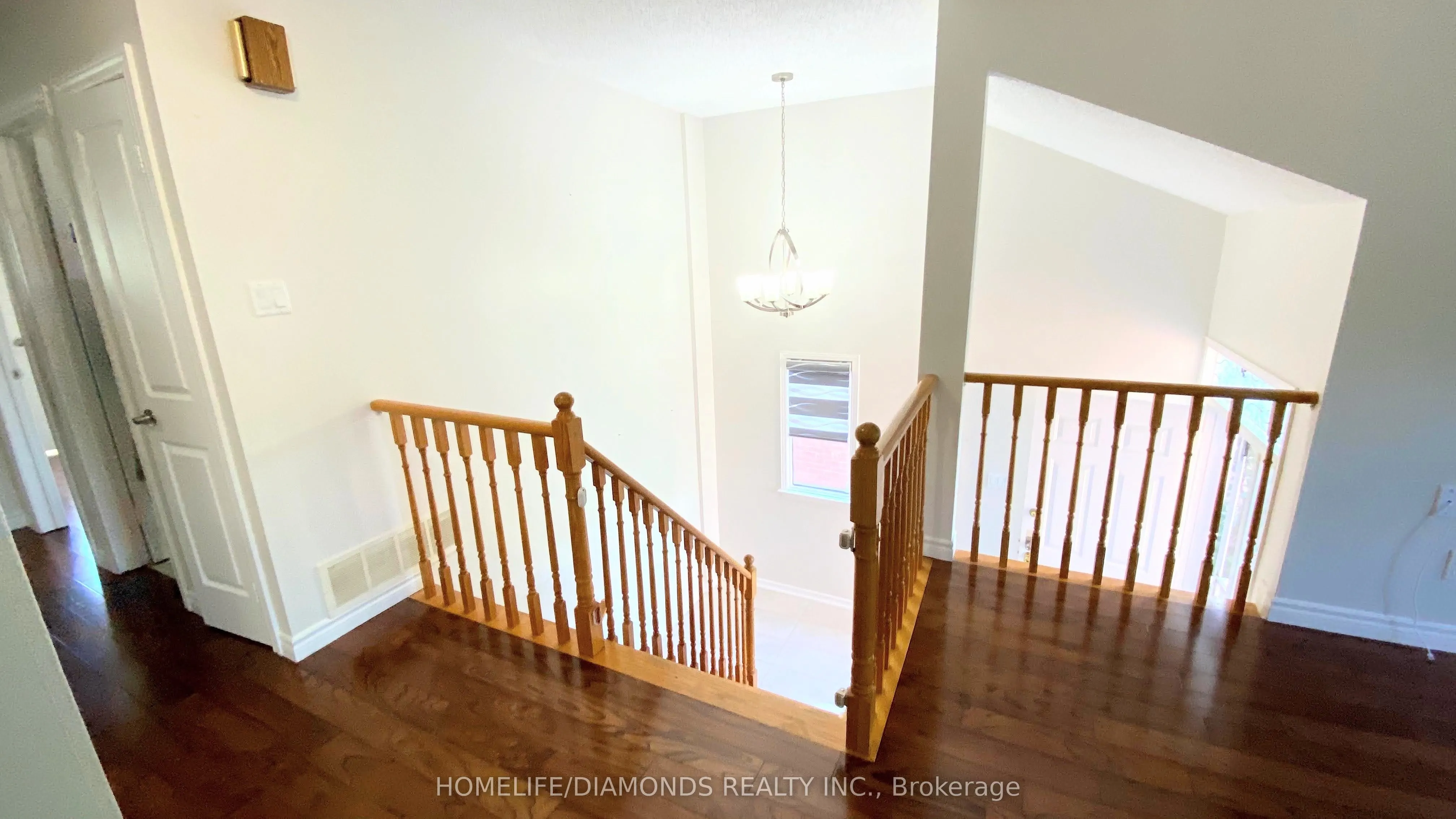 52 Nuttall Street, #Upper