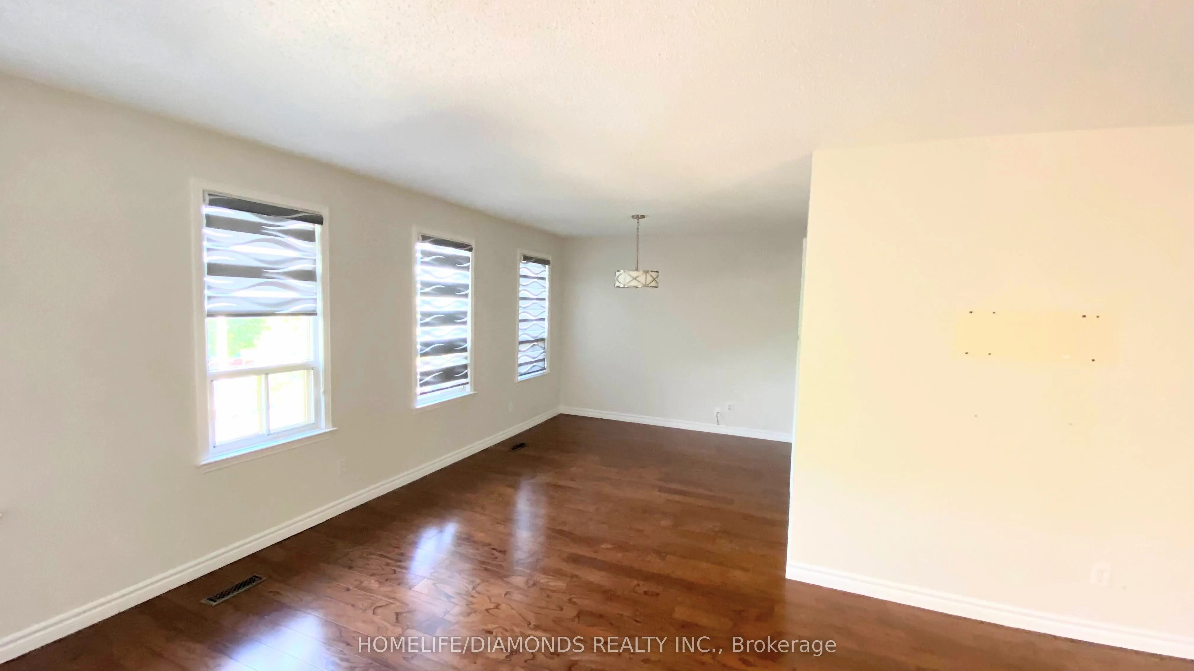 52 Nuttall Street, #Upper