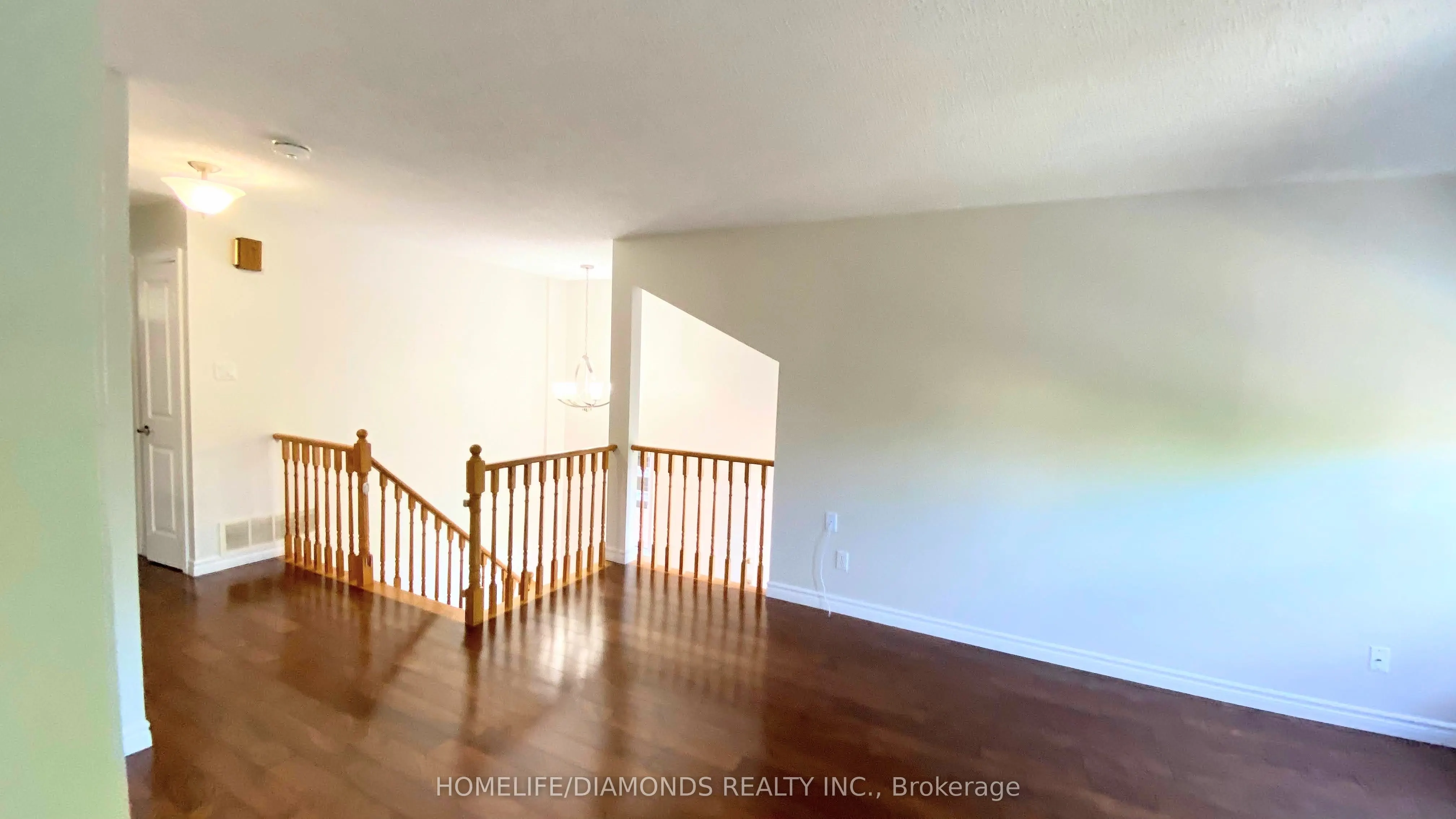 52 Nuttall Street, #Upper