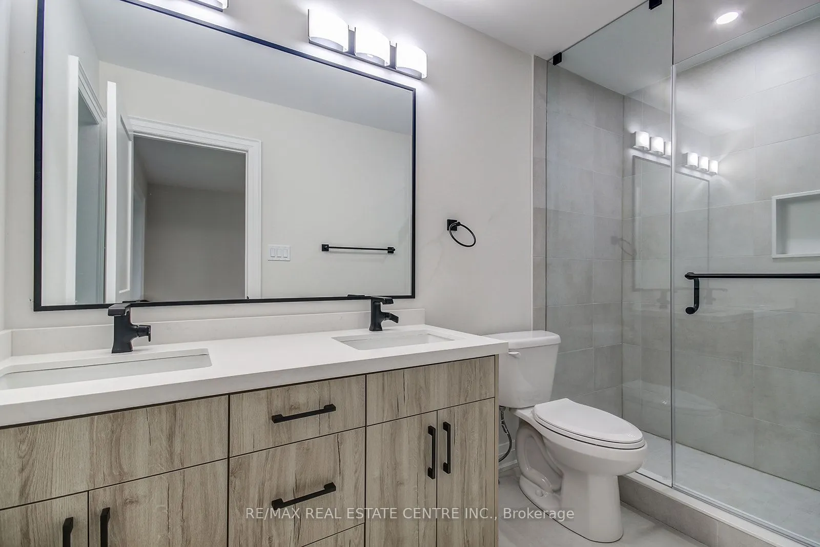 9 Caroline Street, #3