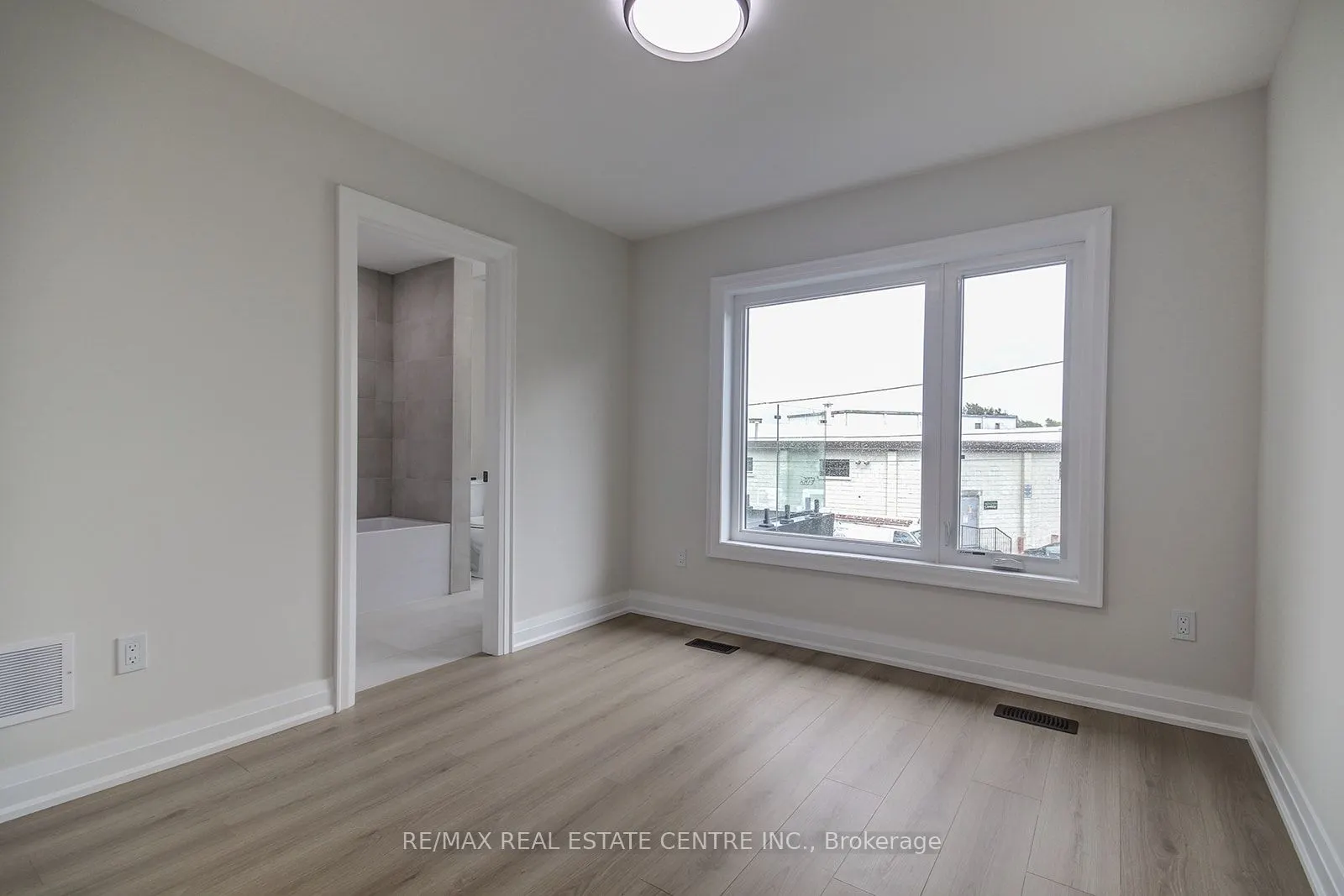 9 Caroline Street, #3