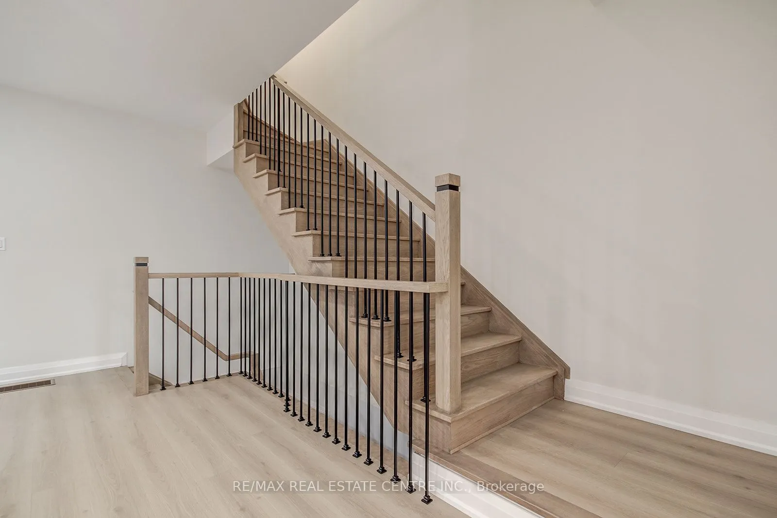 9 Caroline Street, #3