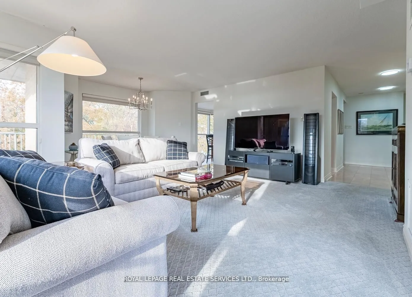 2190 Lakeshore Road, #301