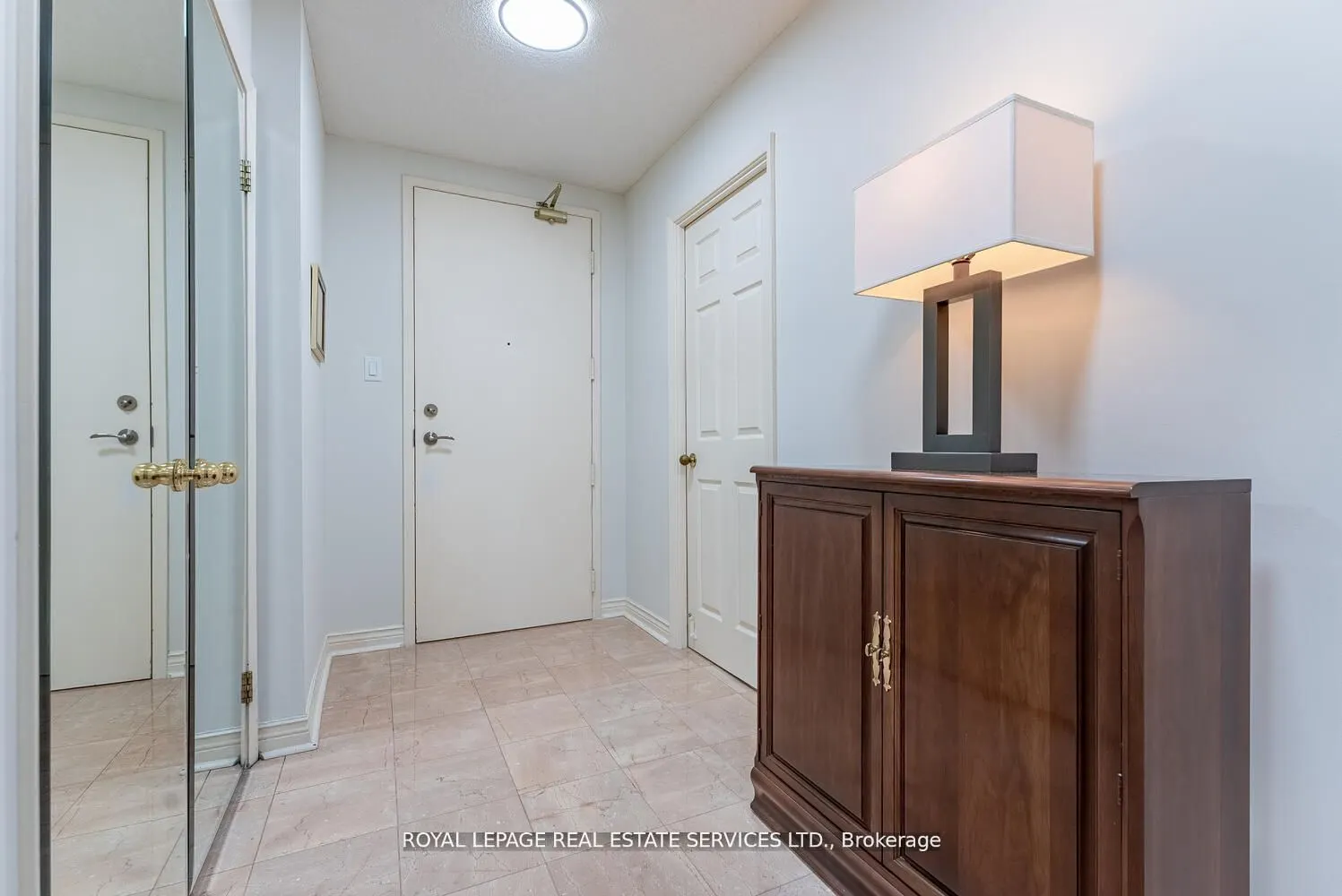 2190 Lakeshore Road, #301