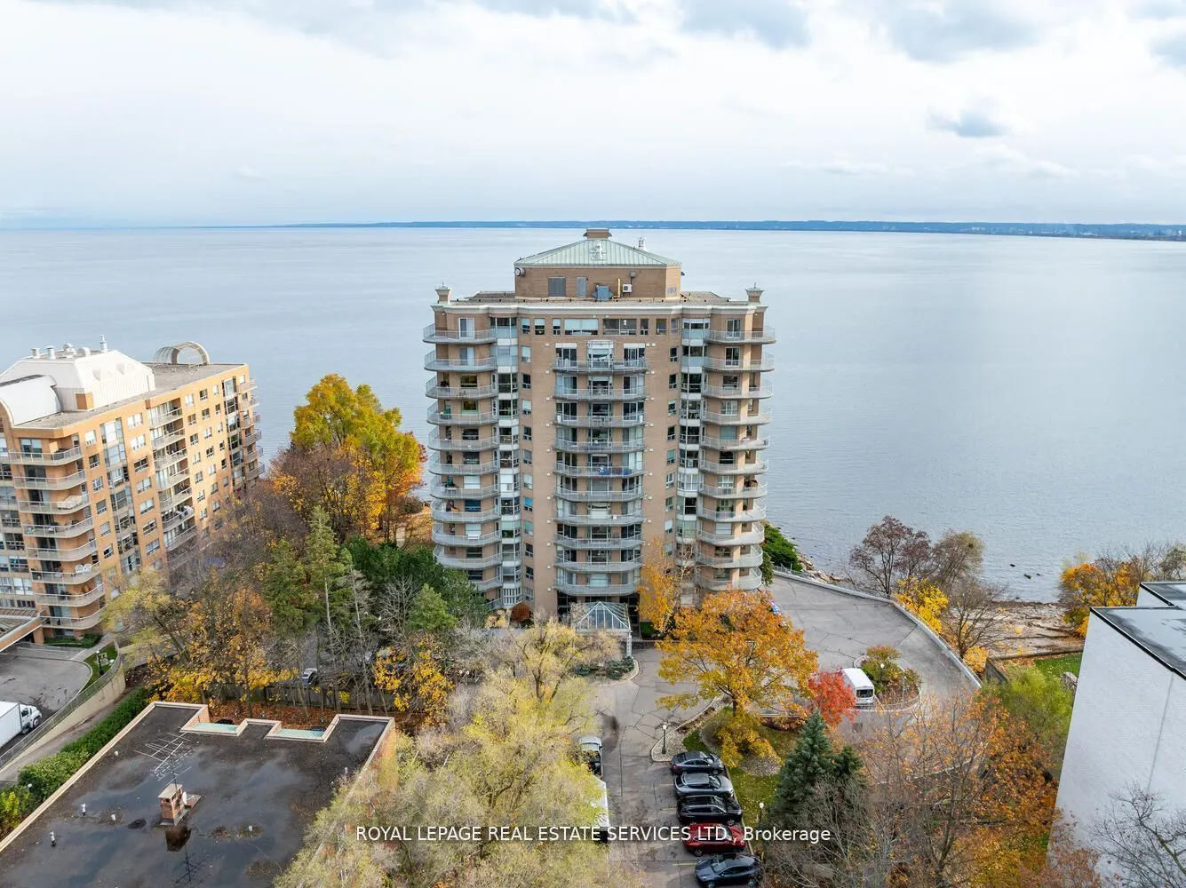 2190 Lakeshore Road, #301