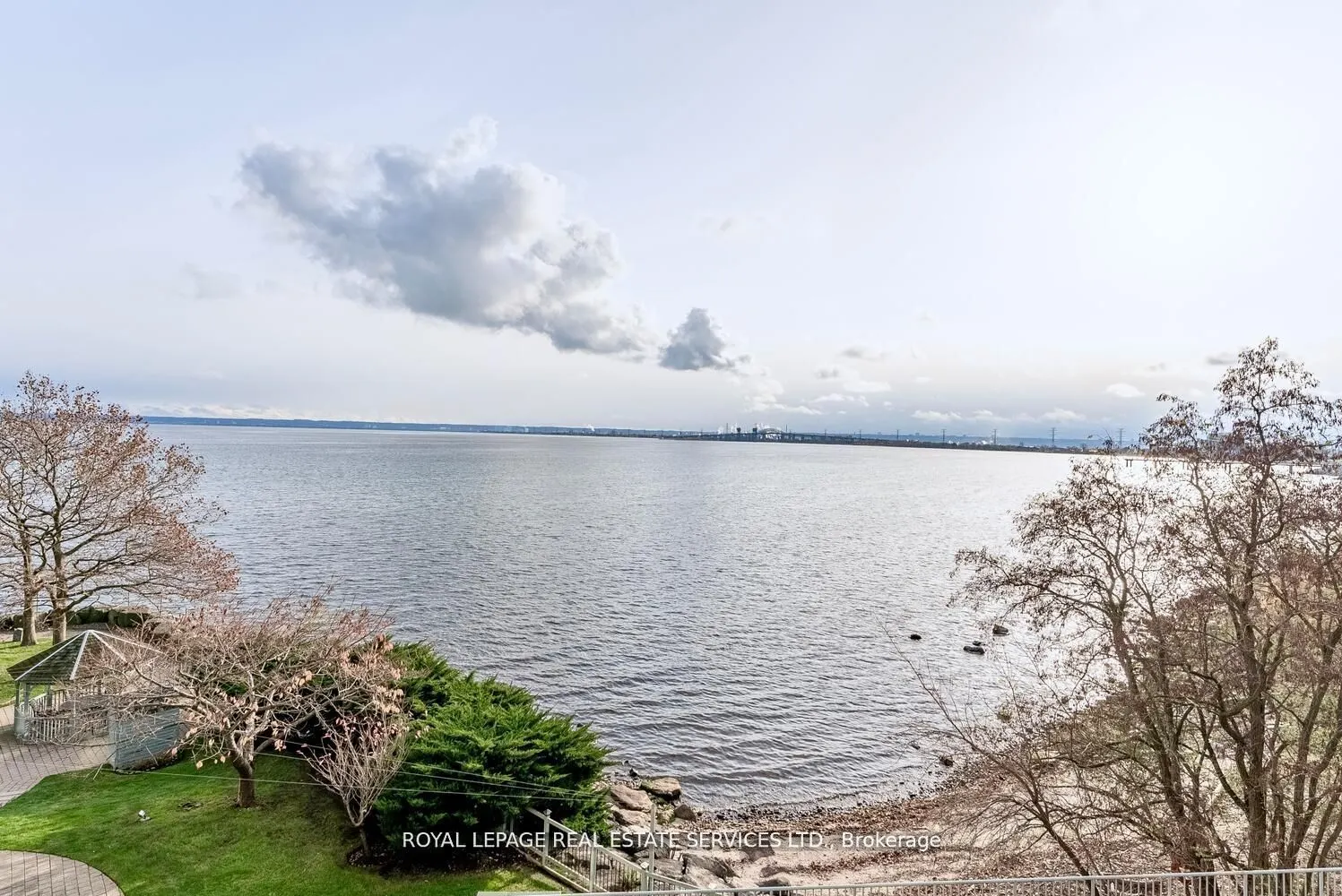 2190 Lakeshore Road, #301