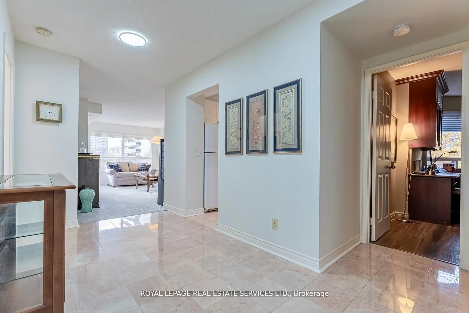 2190 Lakeshore Road, #301