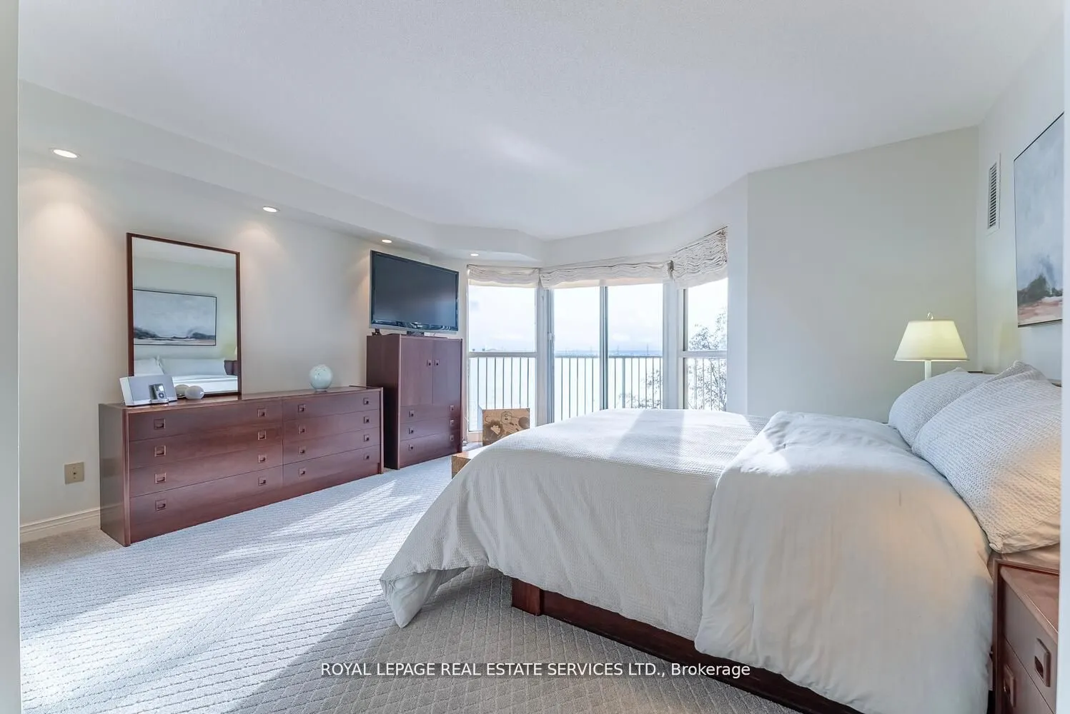 2190 Lakeshore Road, #301