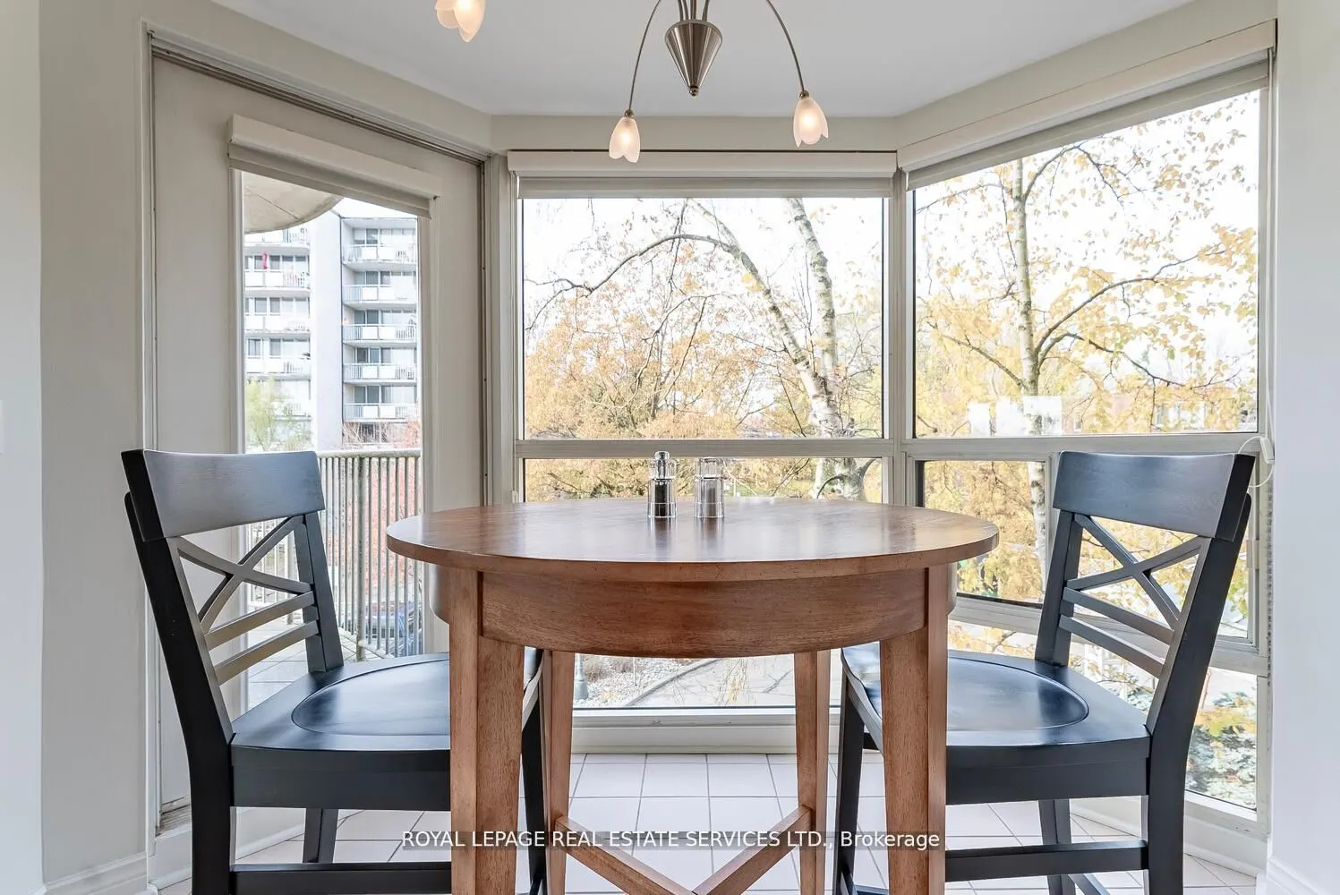 2190 Lakeshore Road, #301