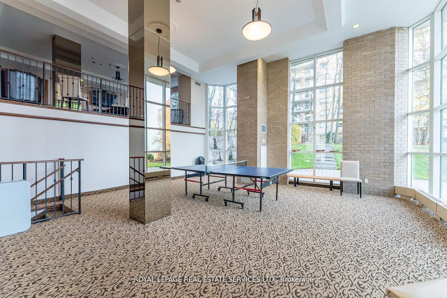 2190 Lakeshore Road, #301