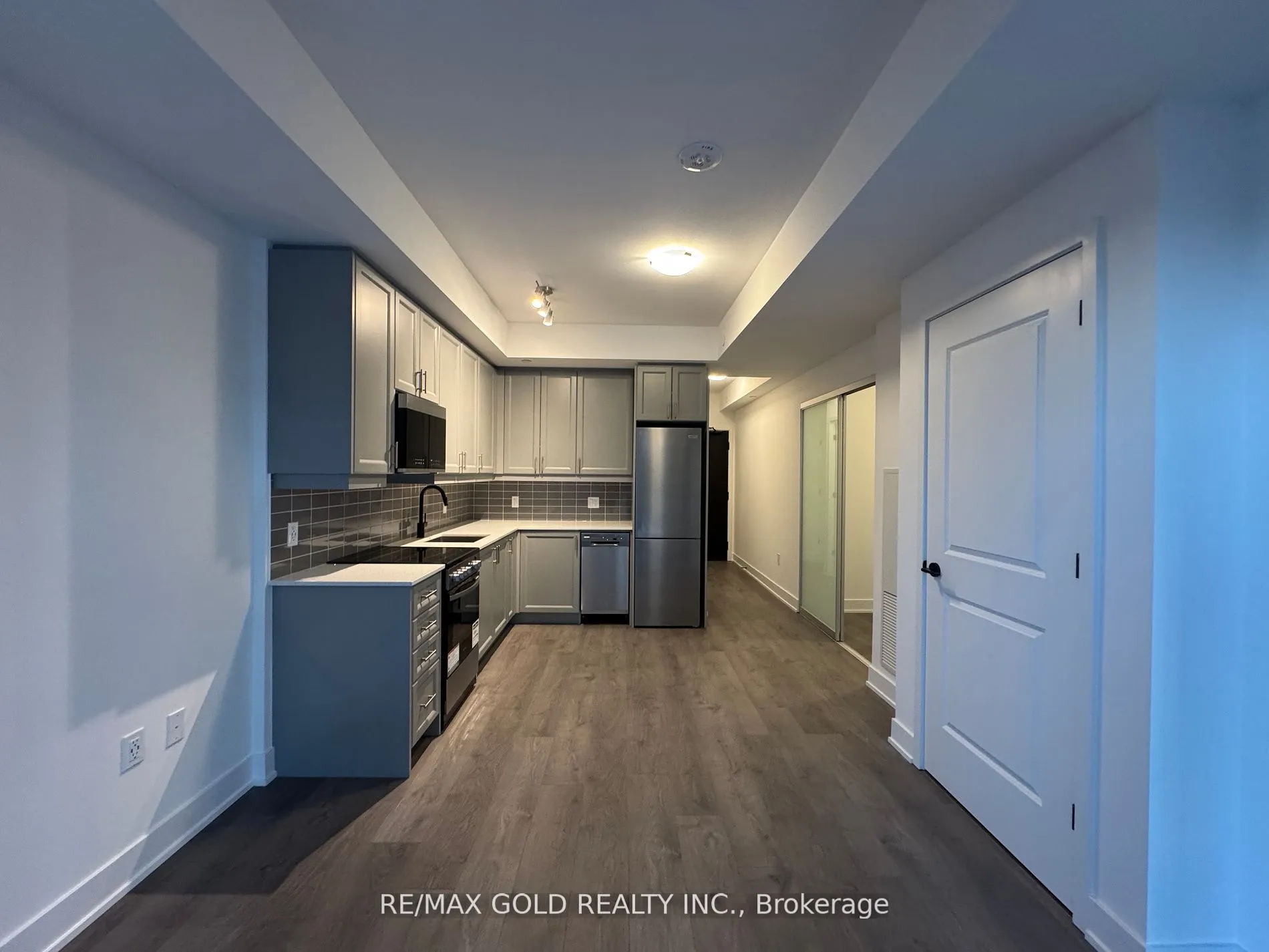2333 KHALSA Gate E, #226