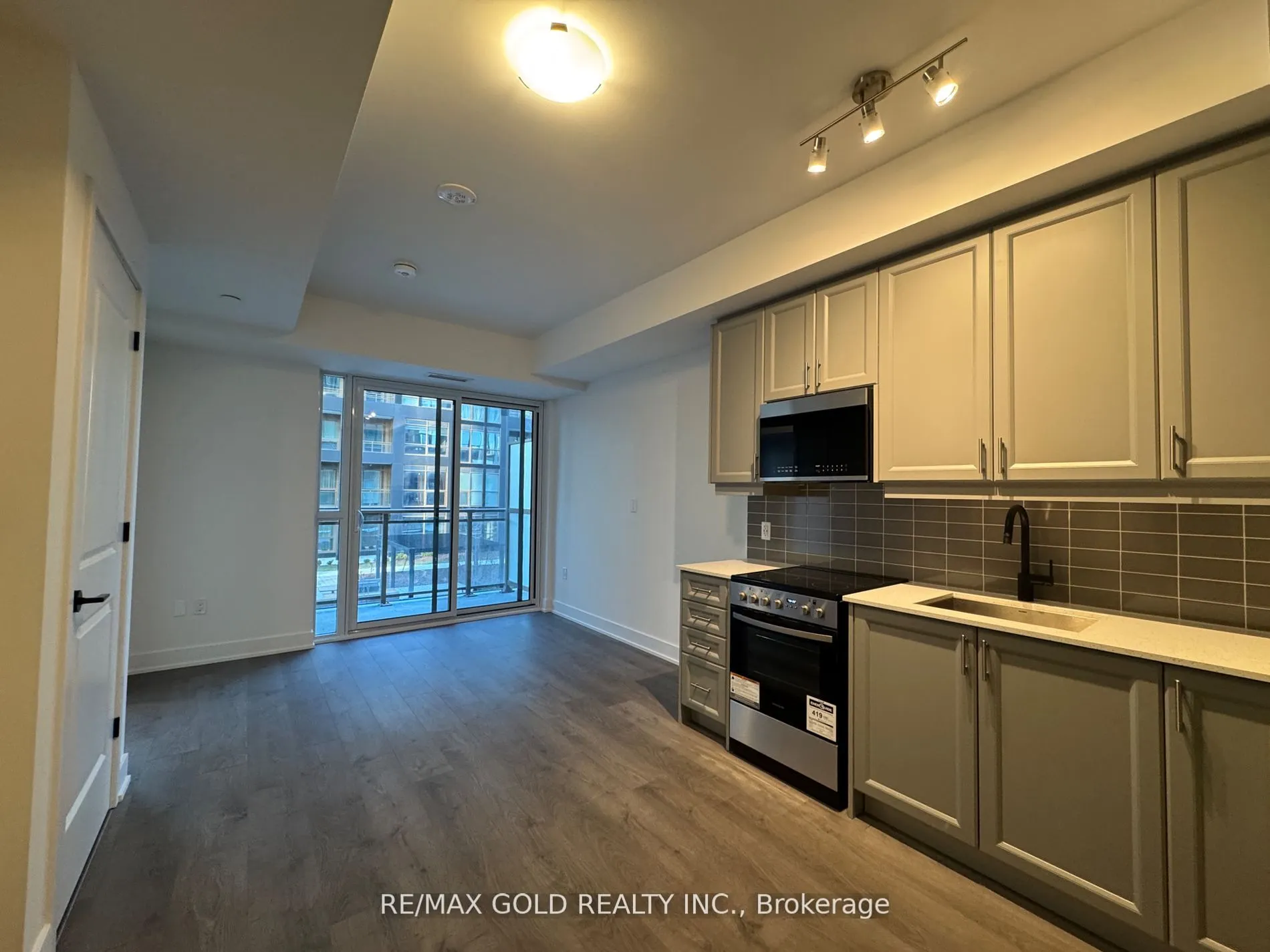 2333 KHALSA Gate E, #226