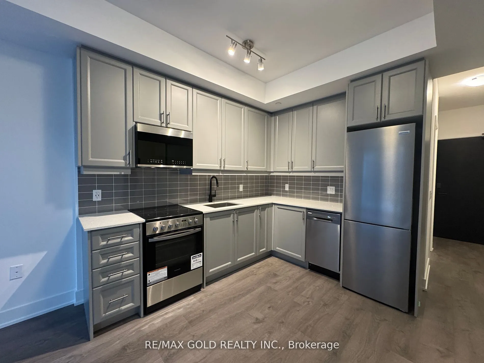2333 KHALSA Gate E, #226