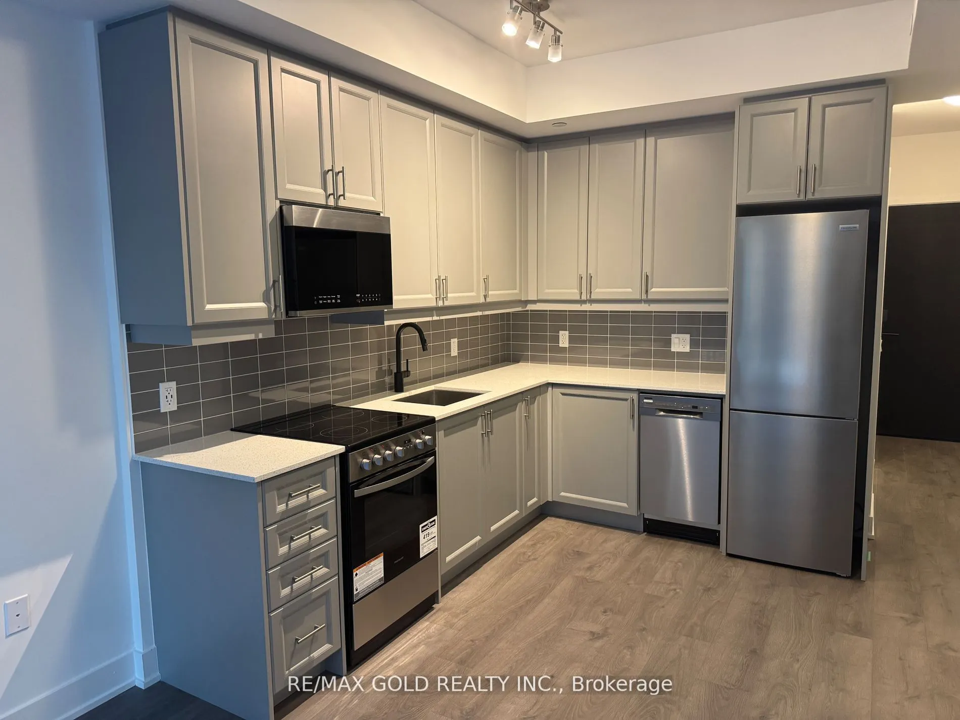 2333 KHALSA Gate E, #226