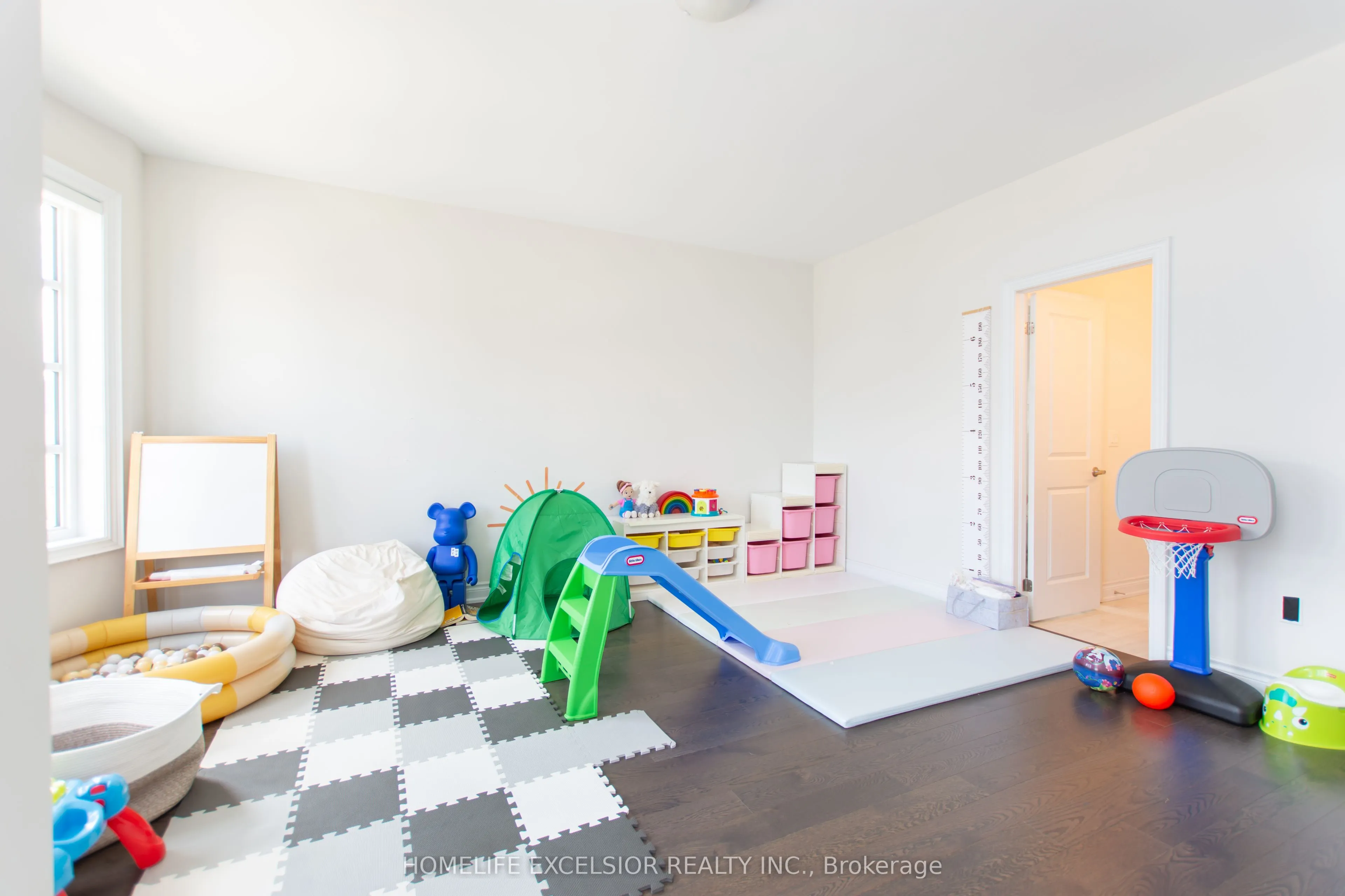 3128 Parsonage Crescent