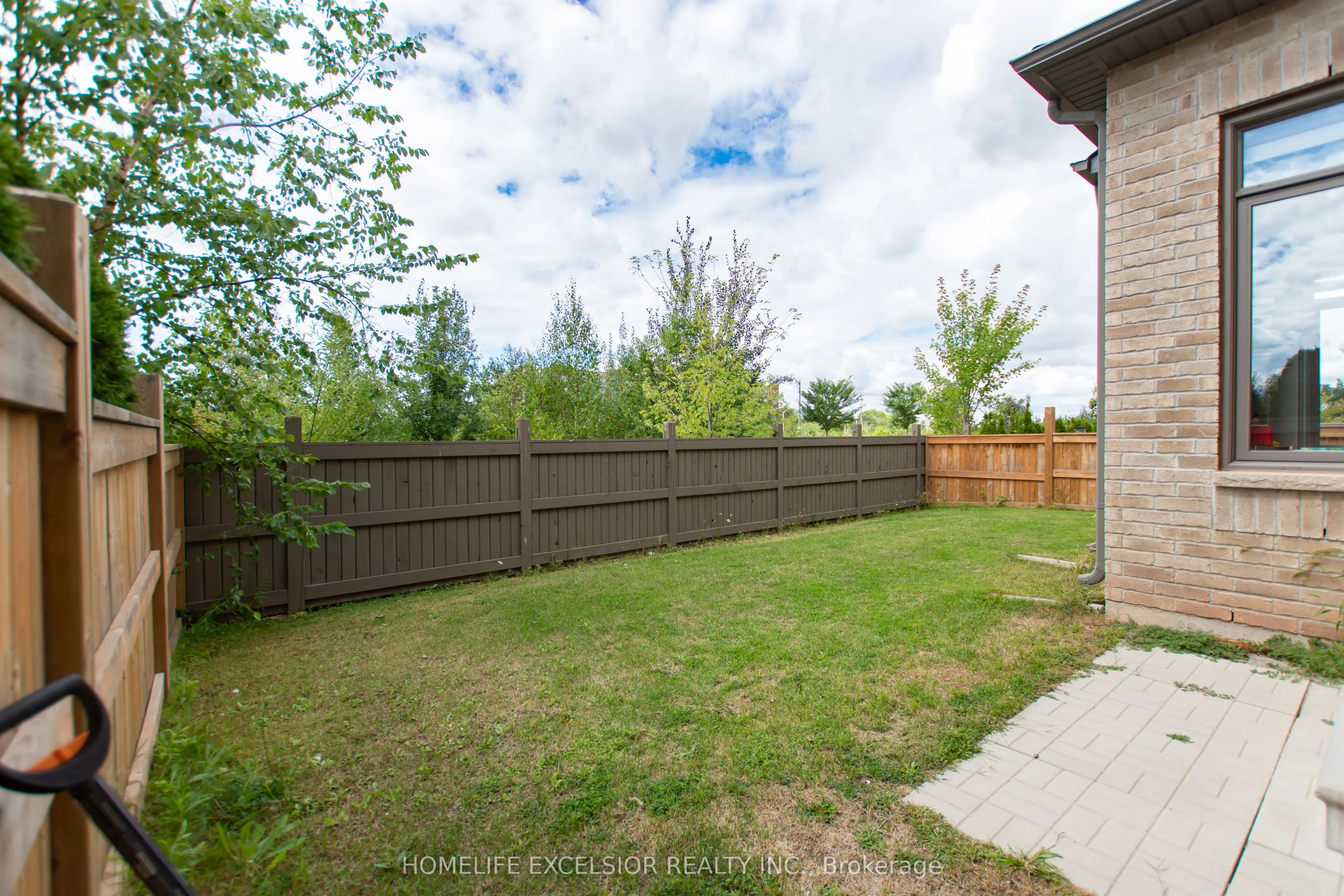 3128 Parsonage Crescent