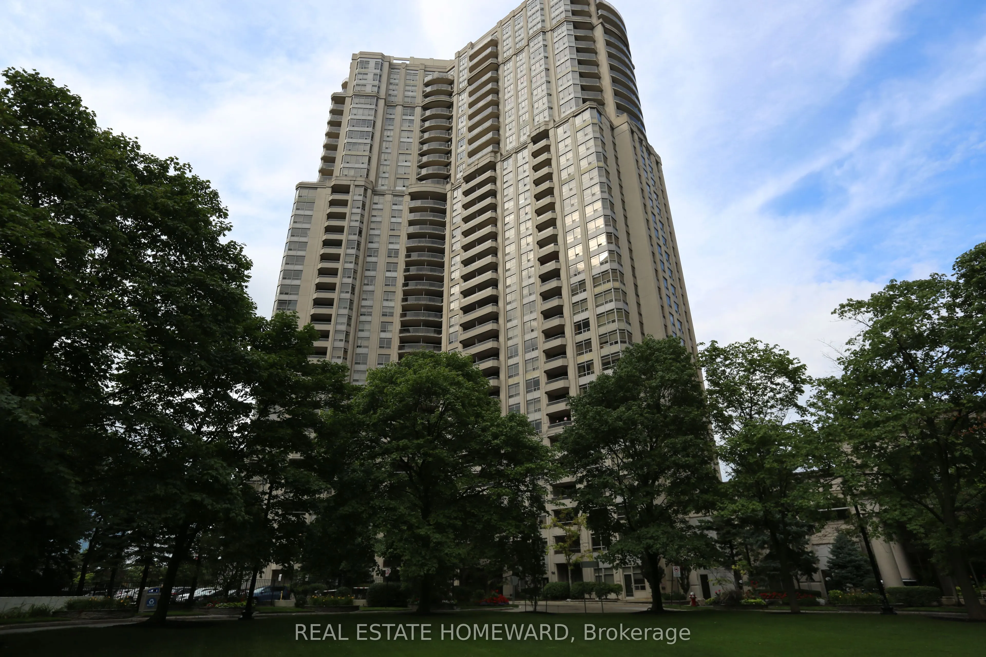 35 Kingsbridge Garden Circle, #713