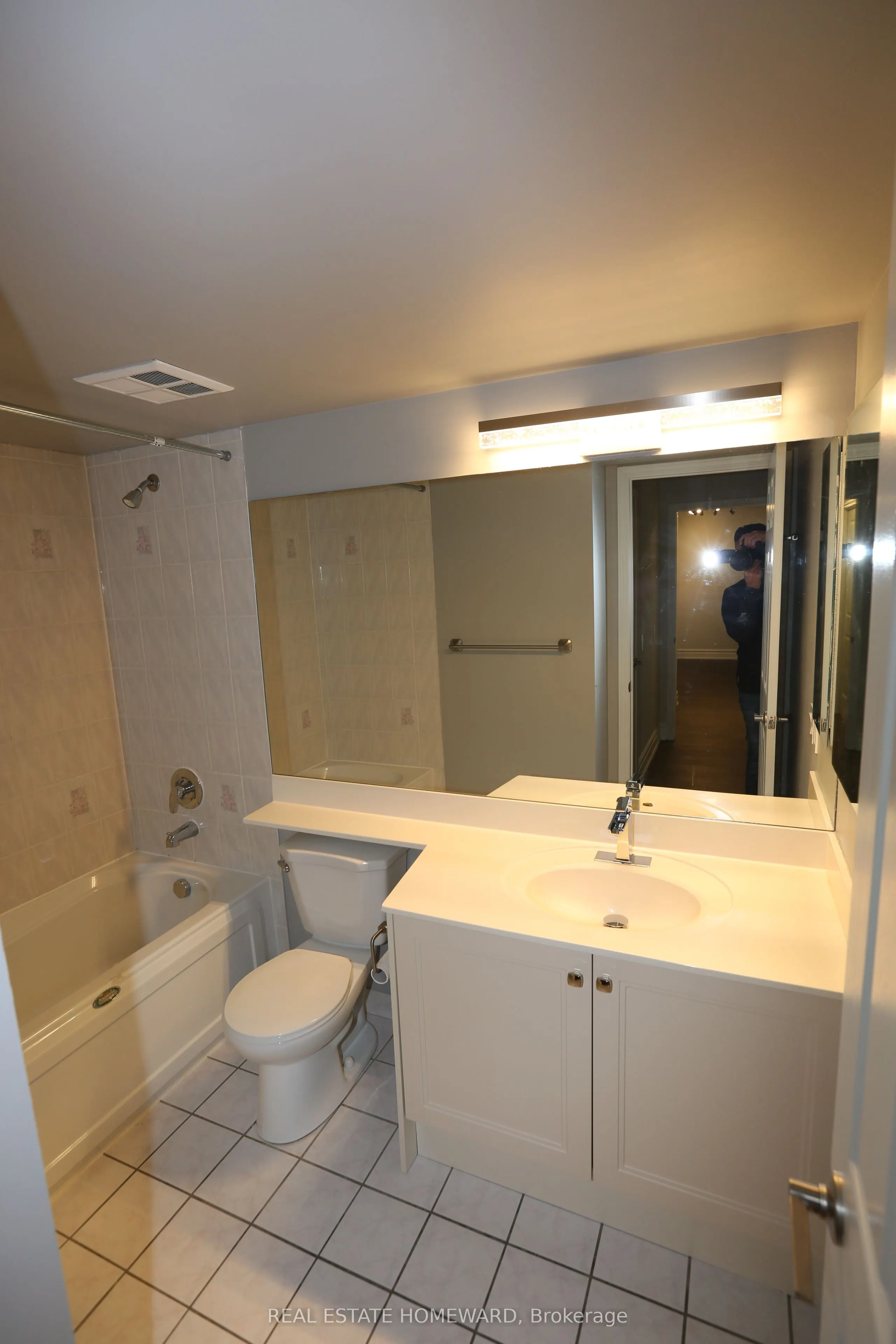 35 Kingsbridge Garden Circle, #713