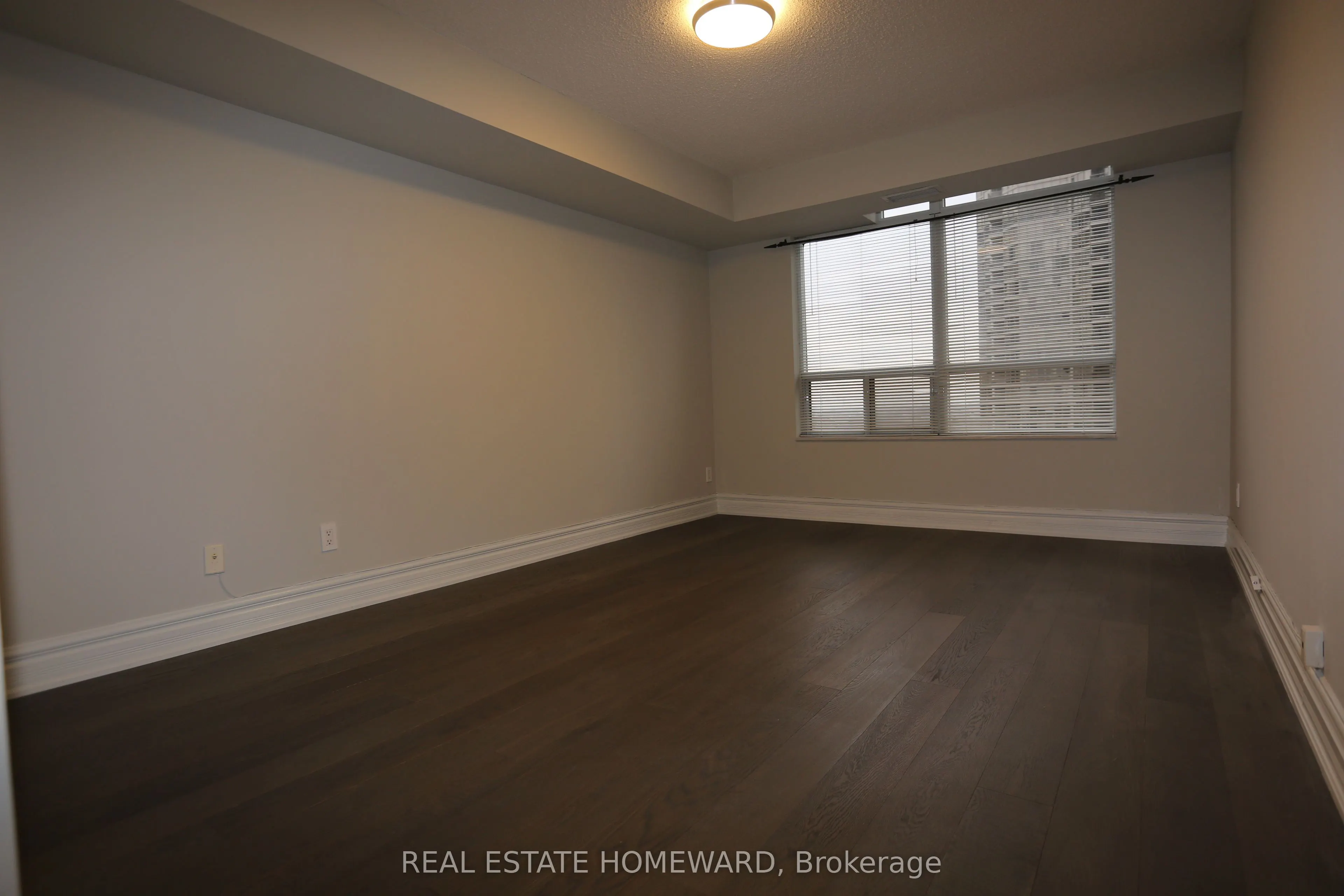 35 Kingsbridge Garden Circle, #713