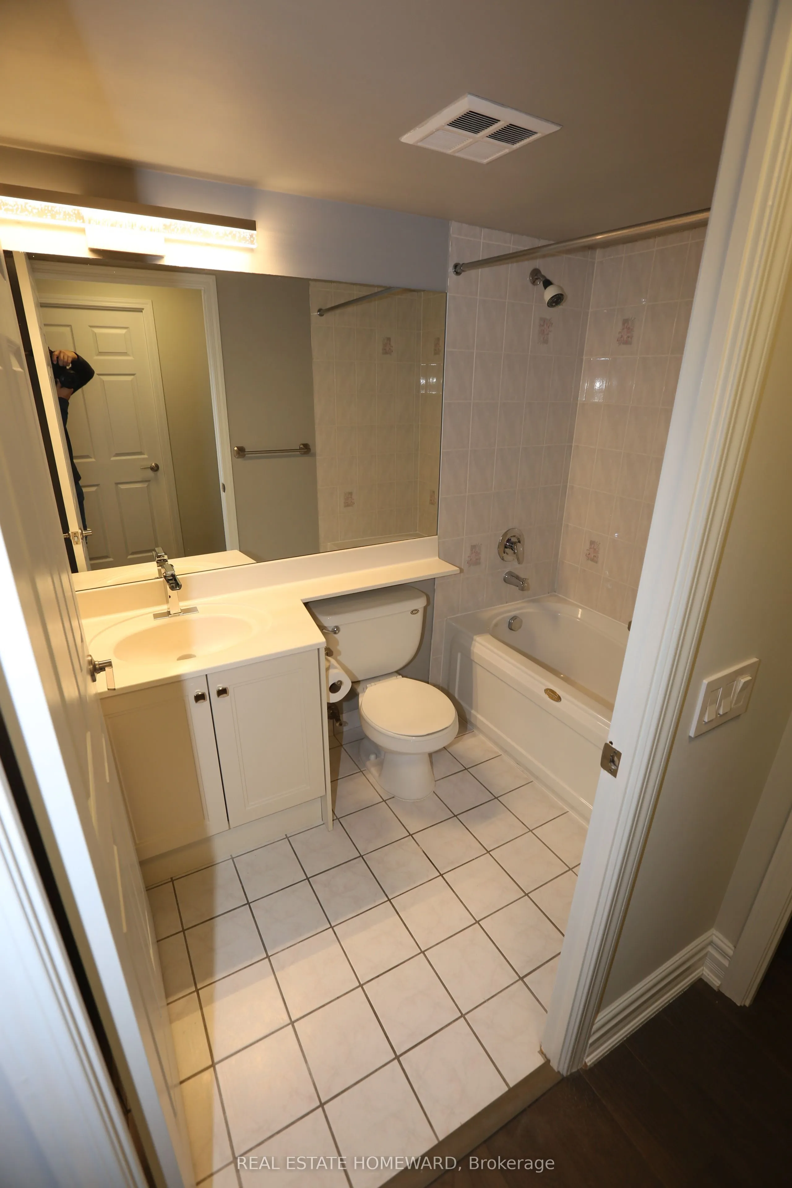 35 Kingsbridge Garden Circle, #713