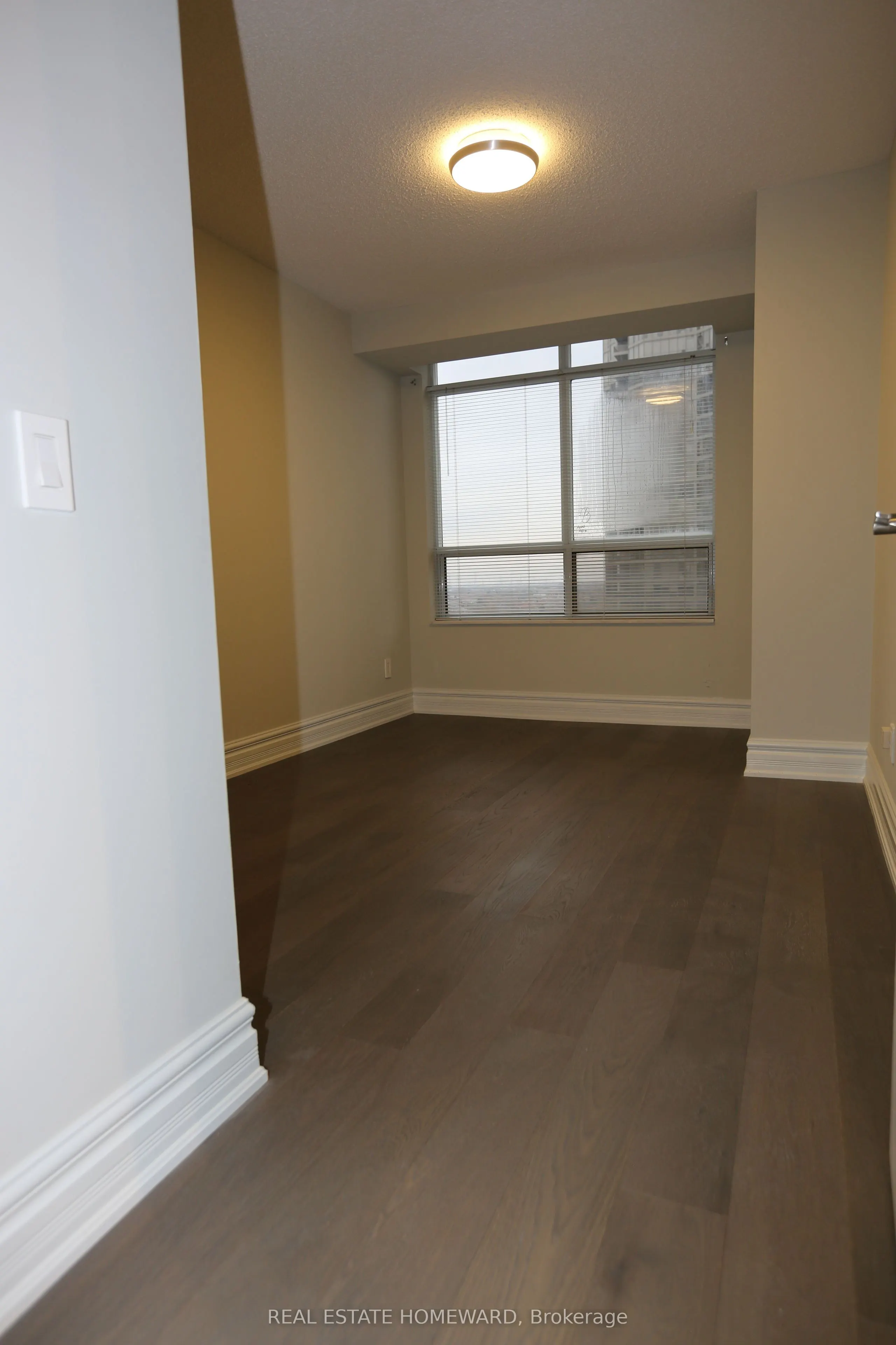 35 Kingsbridge Garden Circle, #713
