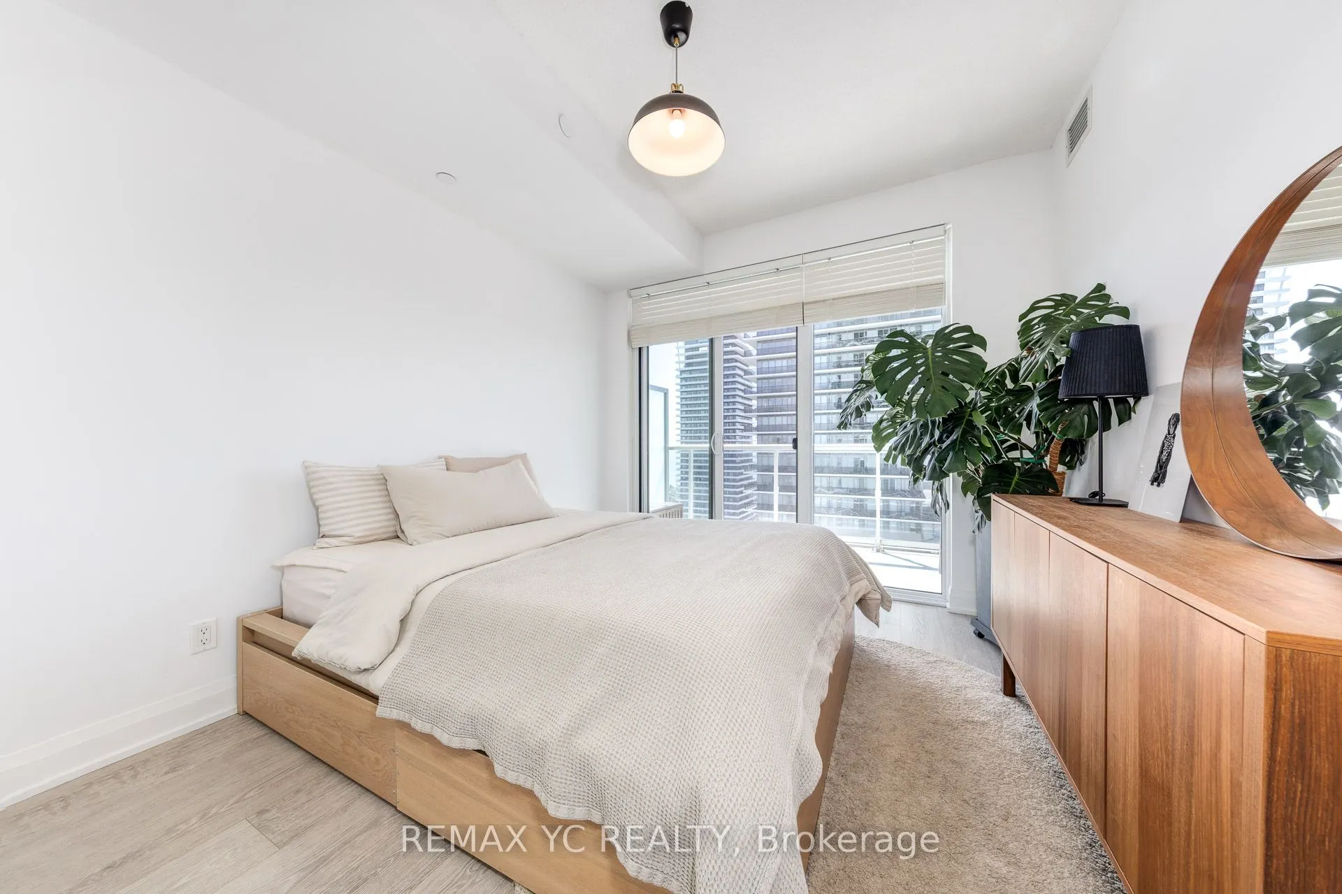 56 Annie Craig Drive, #3904