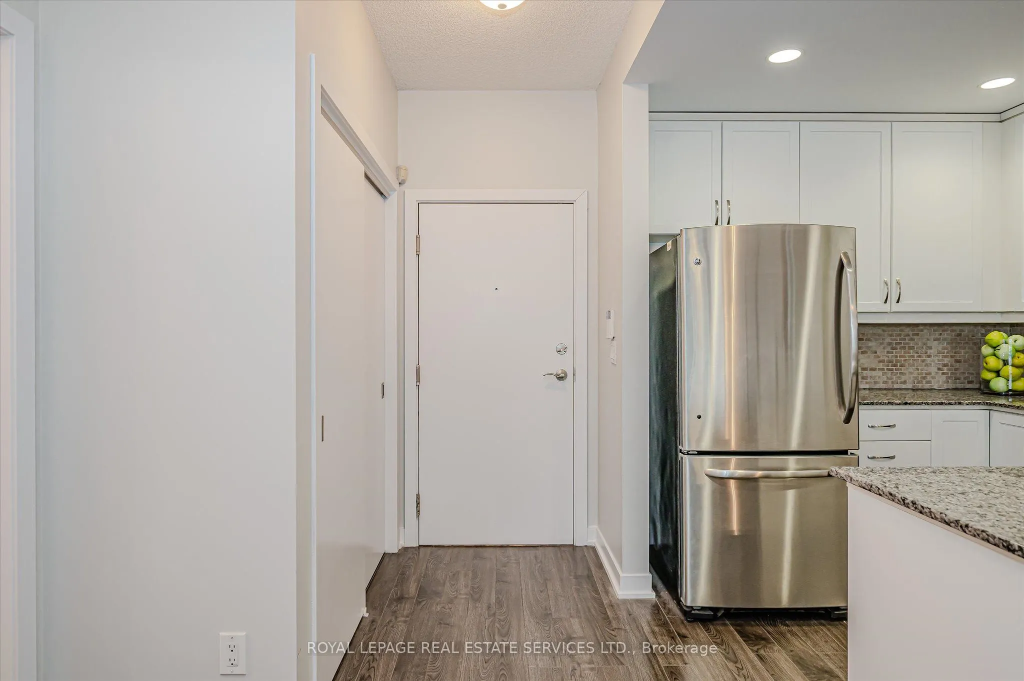 551 Maple Avenue, #615