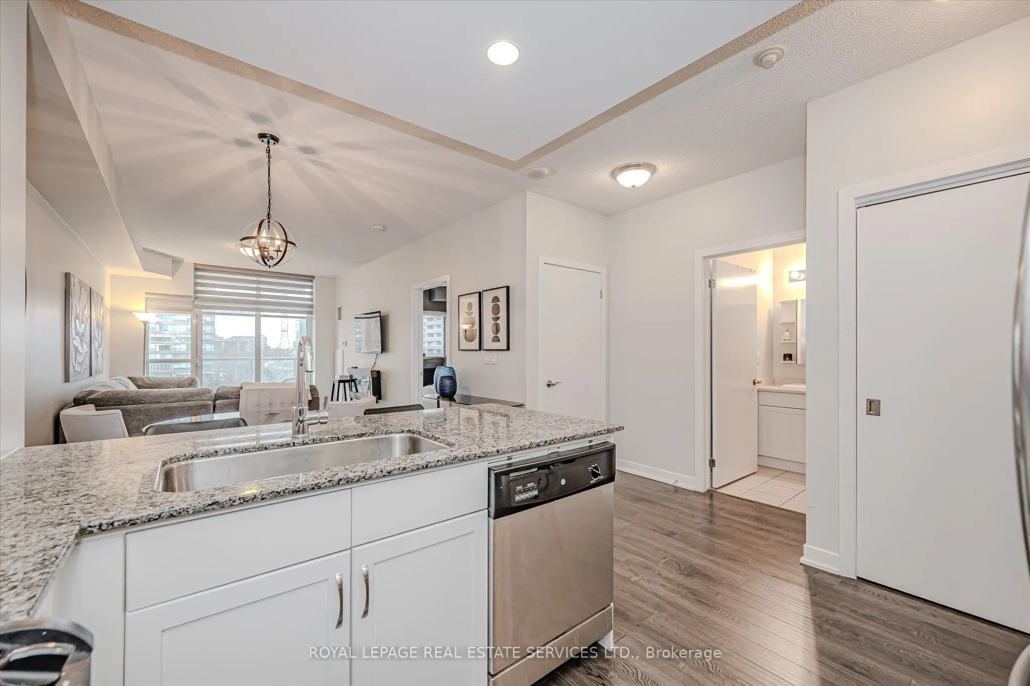 551 Maple Avenue, #615