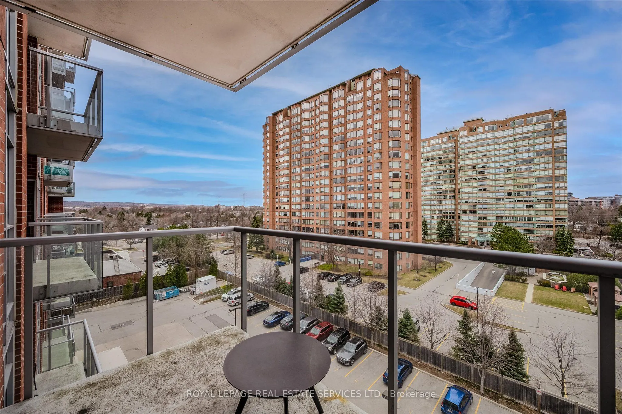 551 Maple Avenue, #615