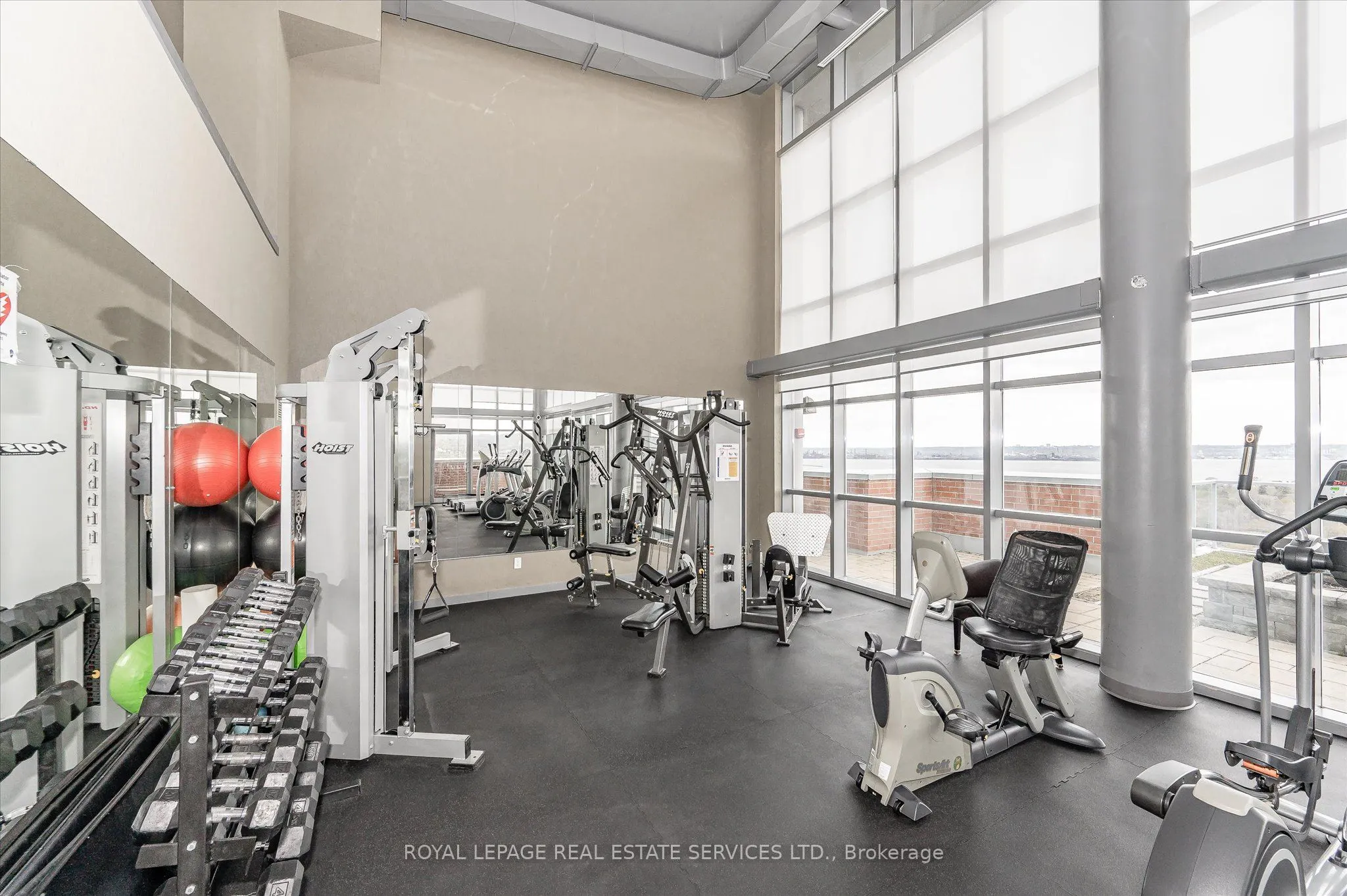 551 Maple Avenue, #615