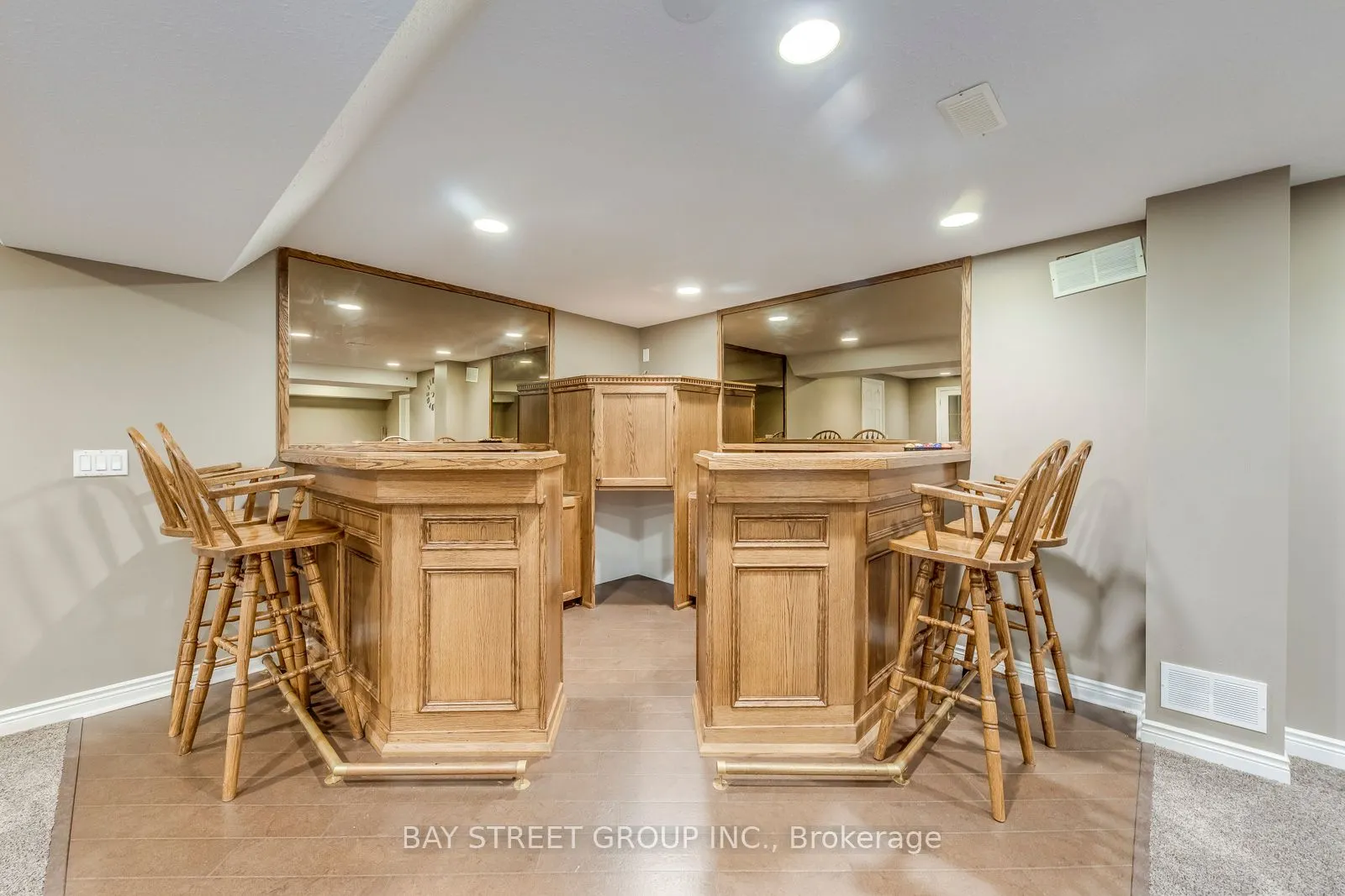 1322 Roseberry Crescent