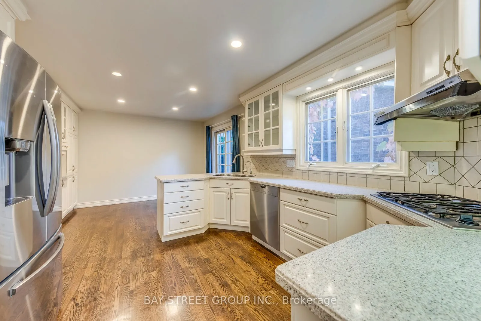 1322 Roseberry Crescent