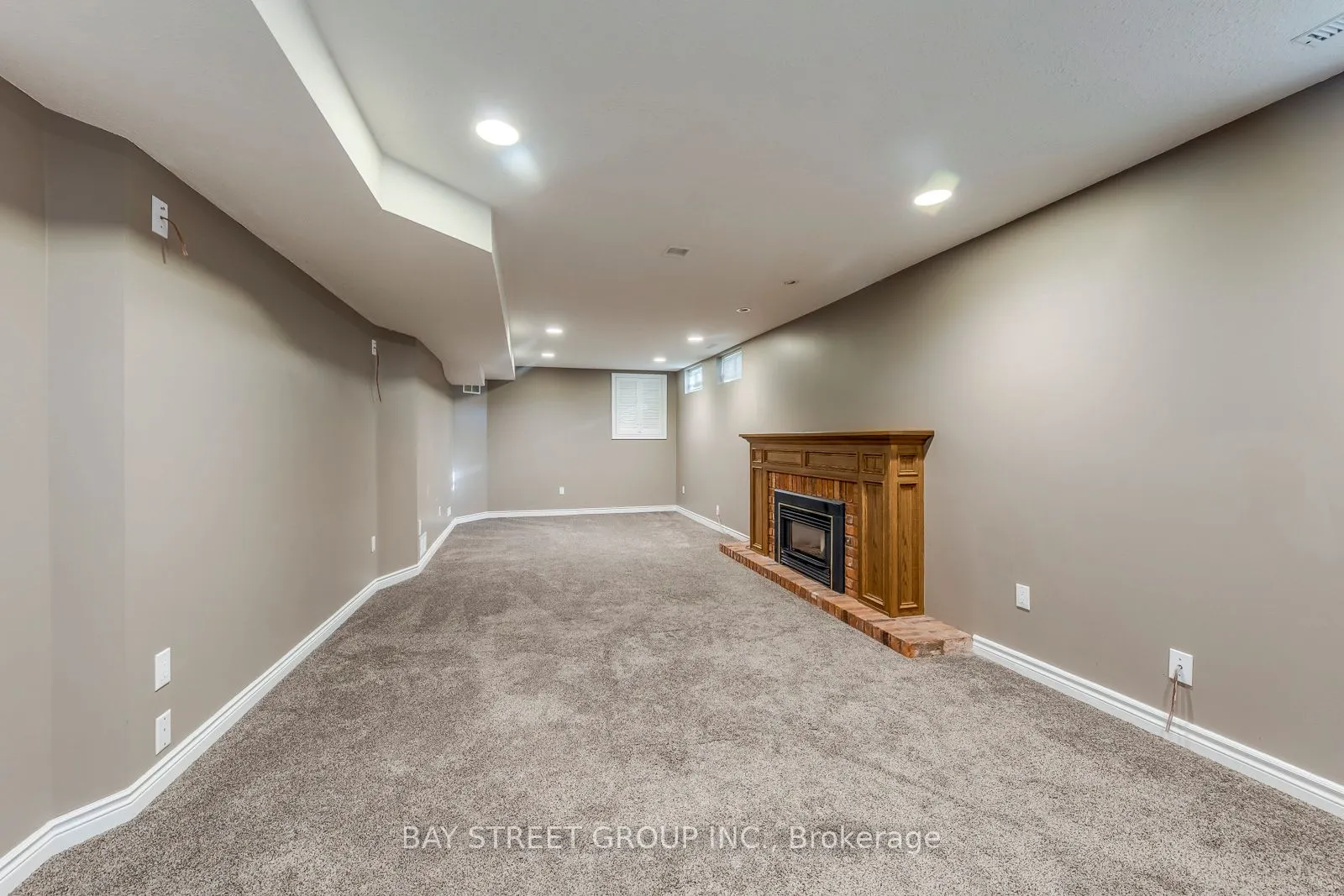 1322 Roseberry Crescent