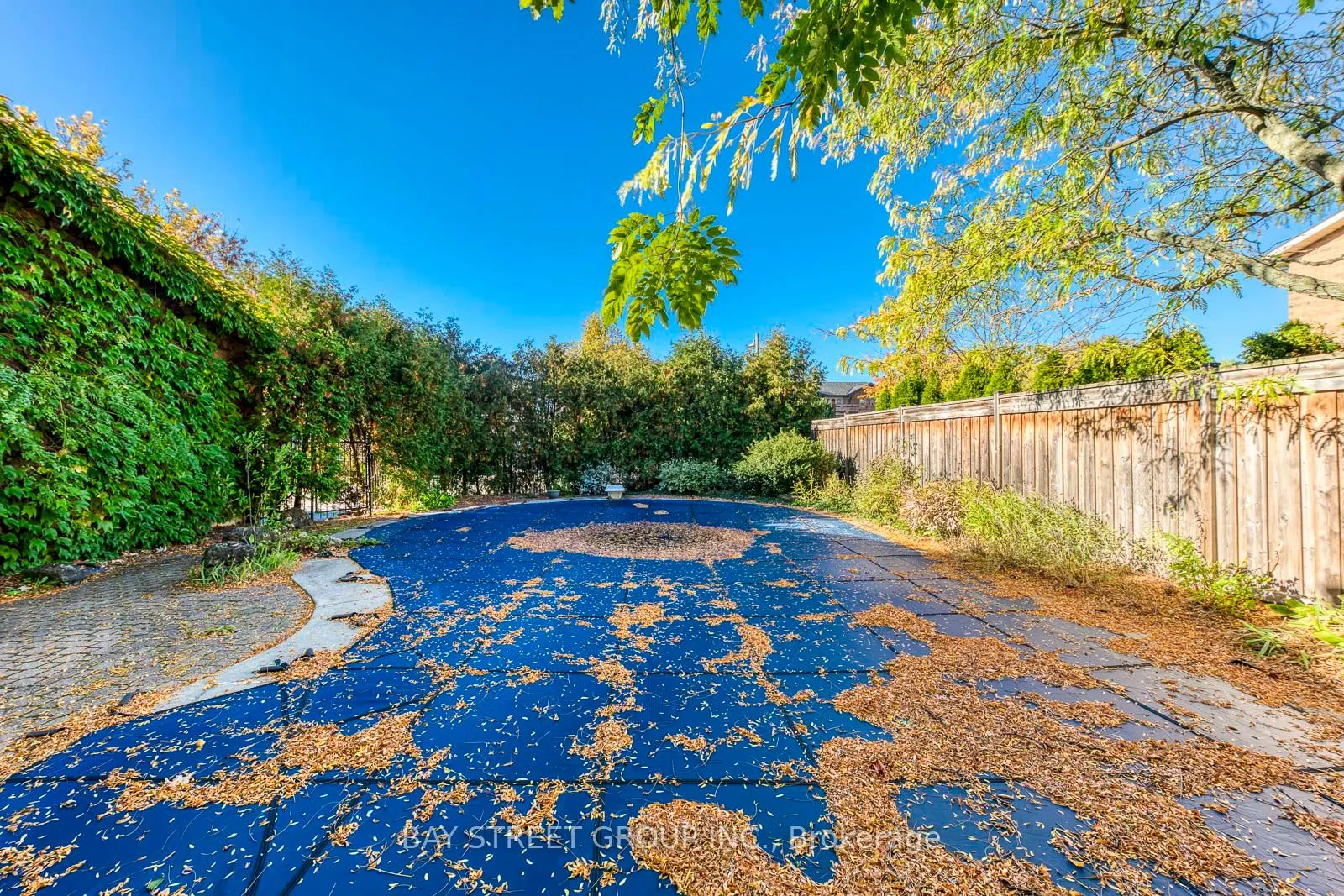 1322 Roseberry Crescent