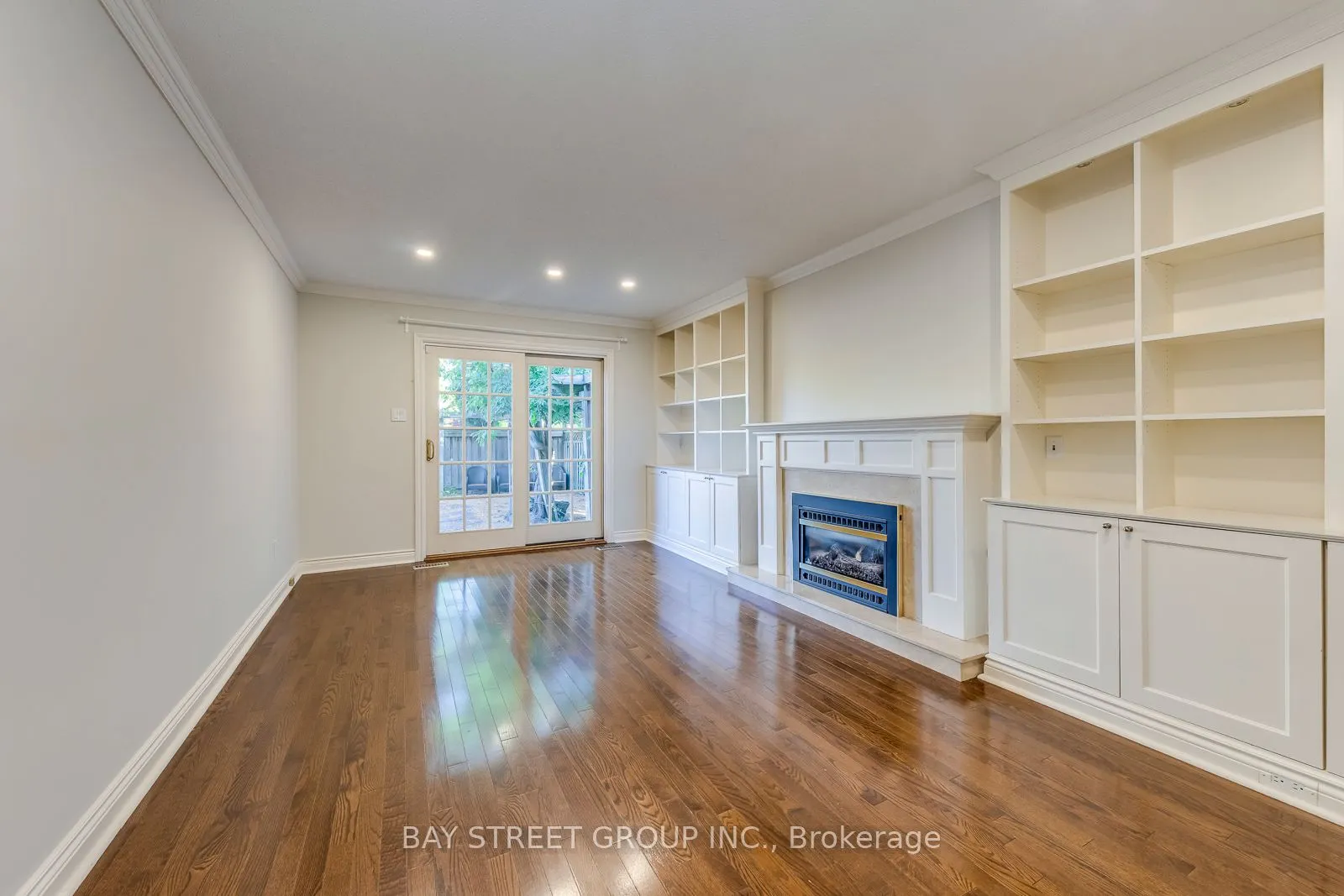 1322 Roseberry Crescent