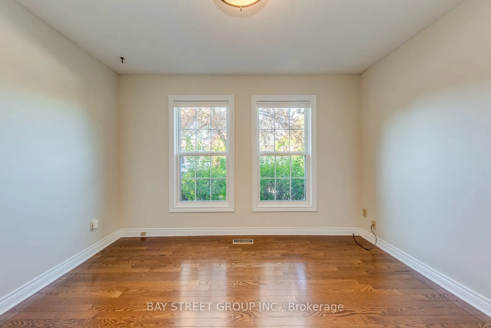 1322 Roseberry Crescent