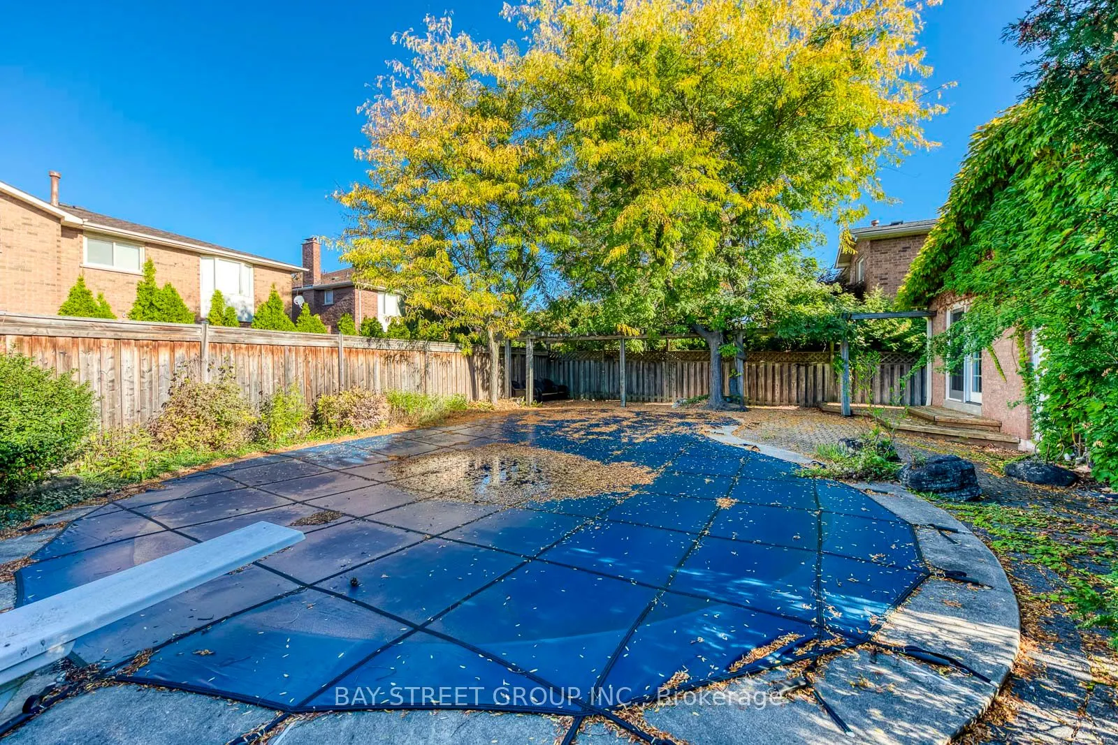 1322 Roseberry Crescent