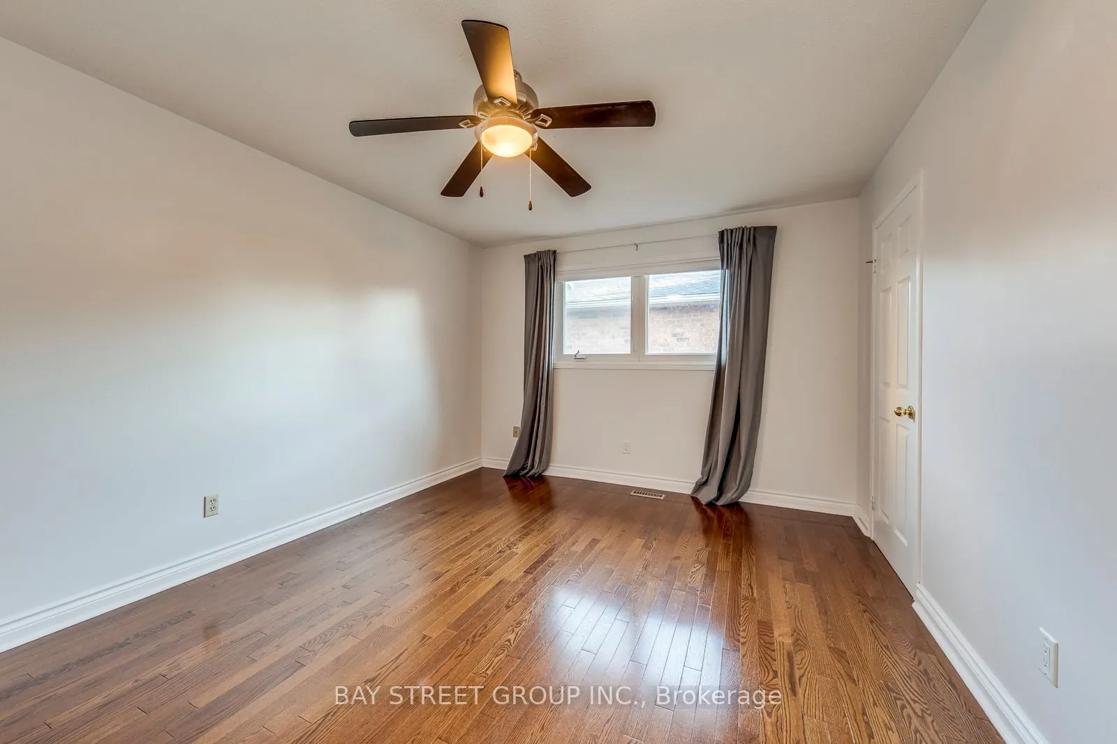 1322 Roseberry Crescent