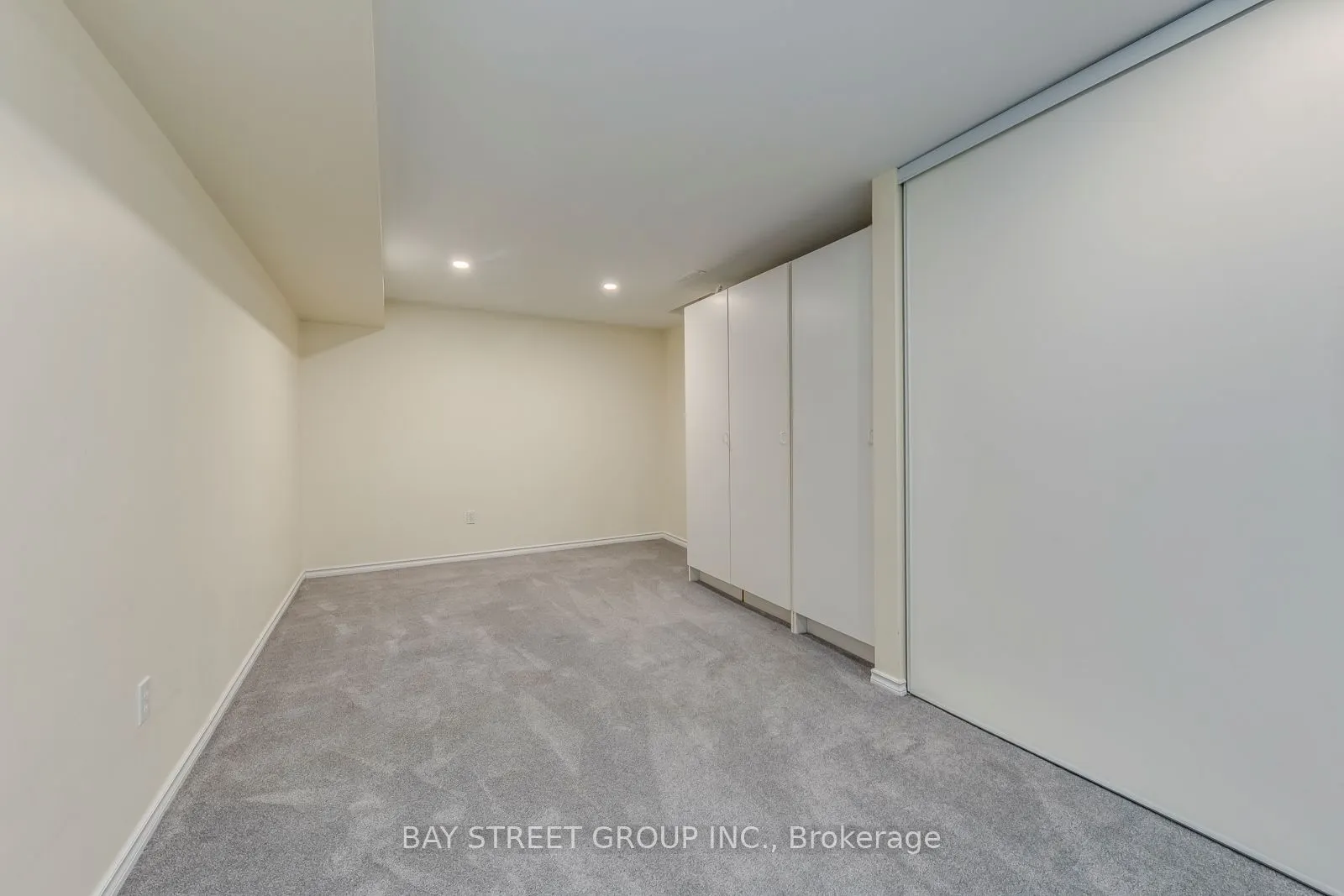 1322 Roseberry Crescent