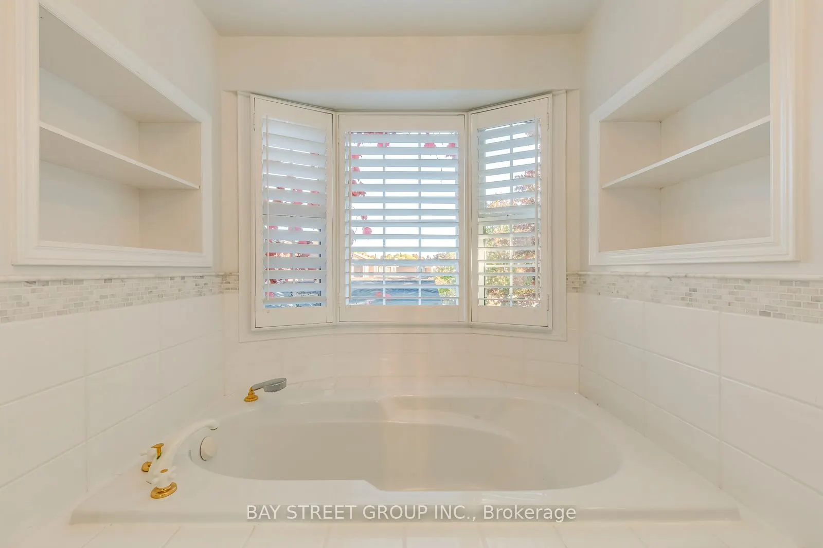 1322 Roseberry Crescent