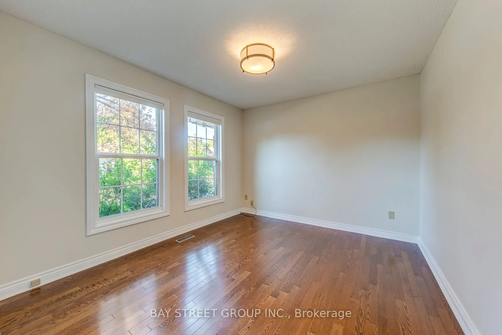 1322 Roseberry Crescent