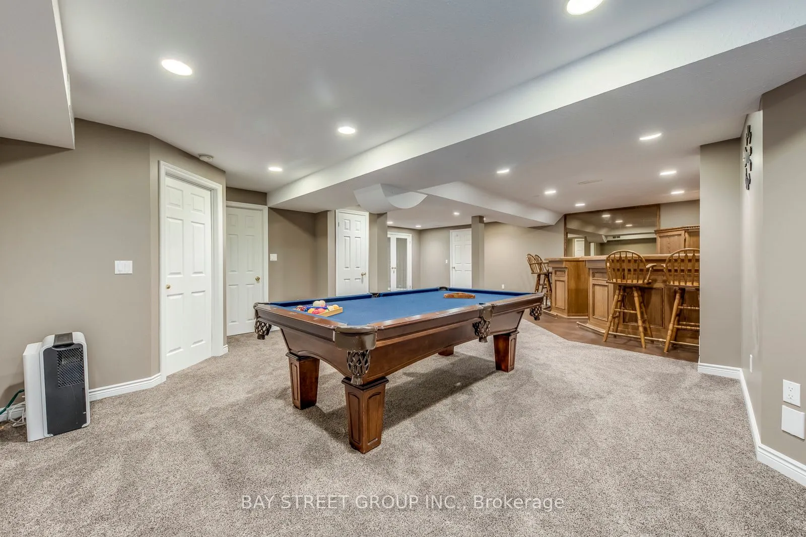 1322 Roseberry Crescent