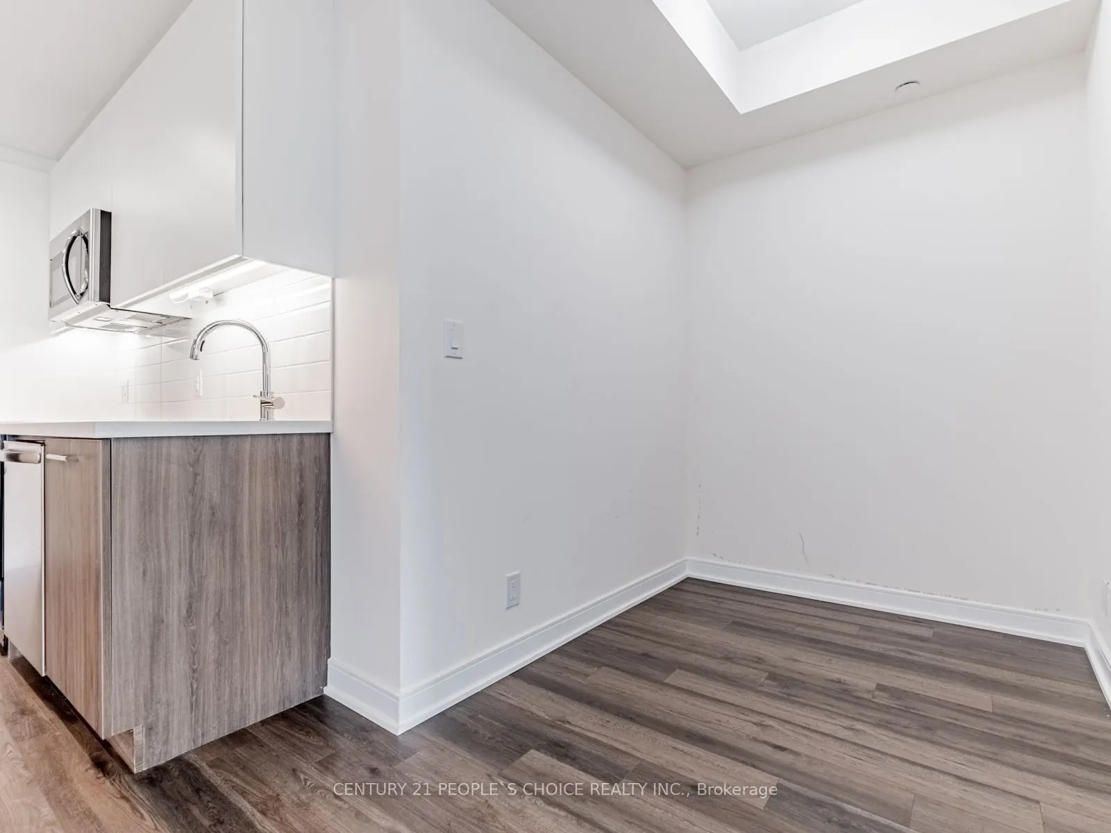 1 Neighbourhood Lane, #202