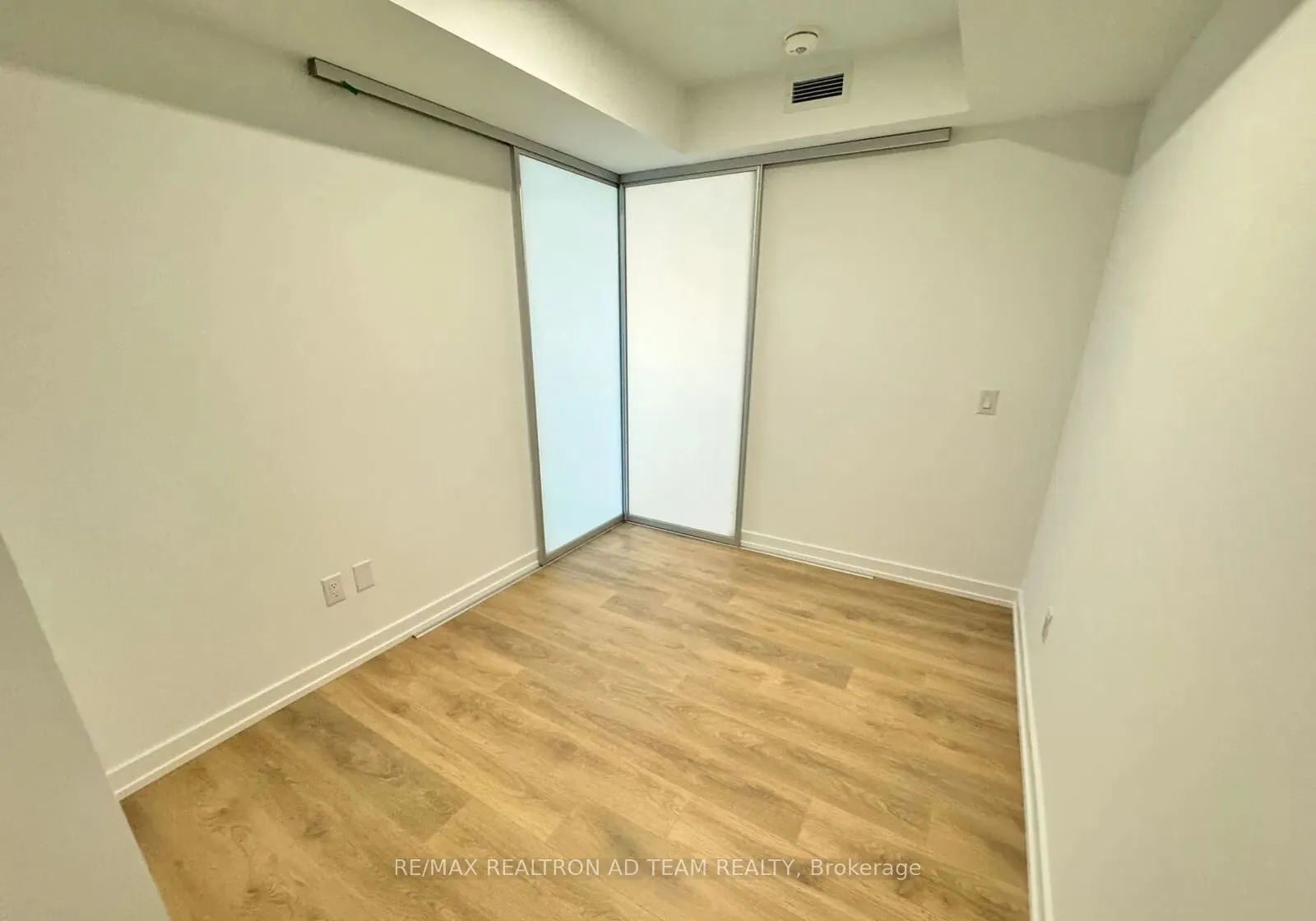 1100 Sheppard Avenue W, #1033