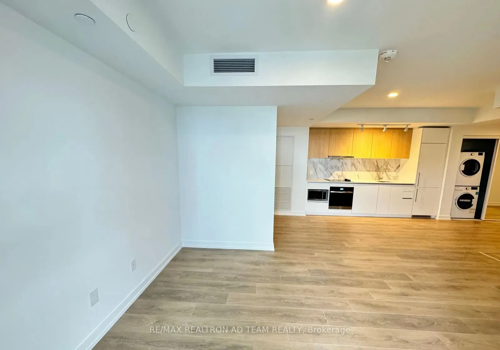 1100 Sheppard Avenue W, #1033