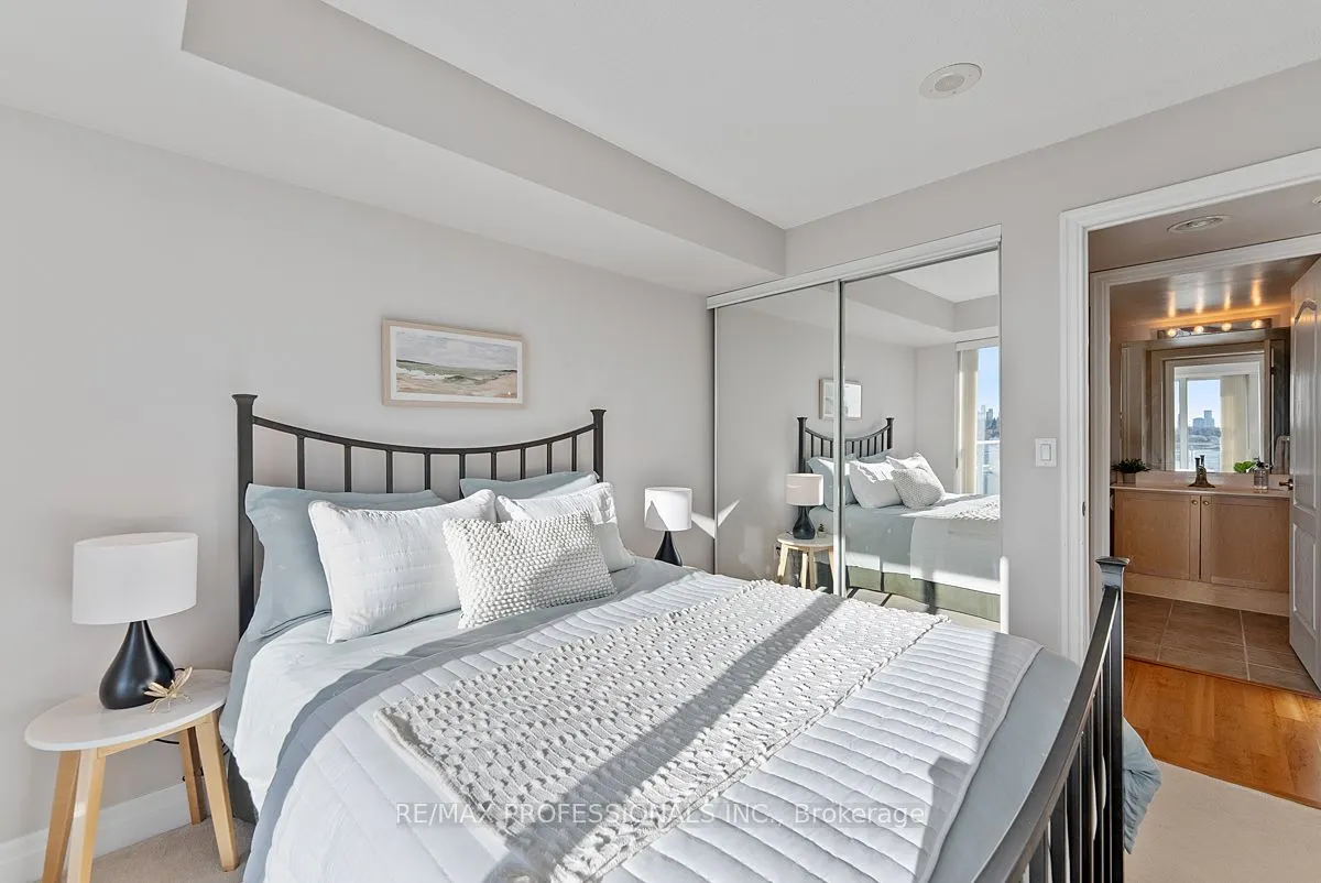 2121 Lake Shore Boulevard W, #1004